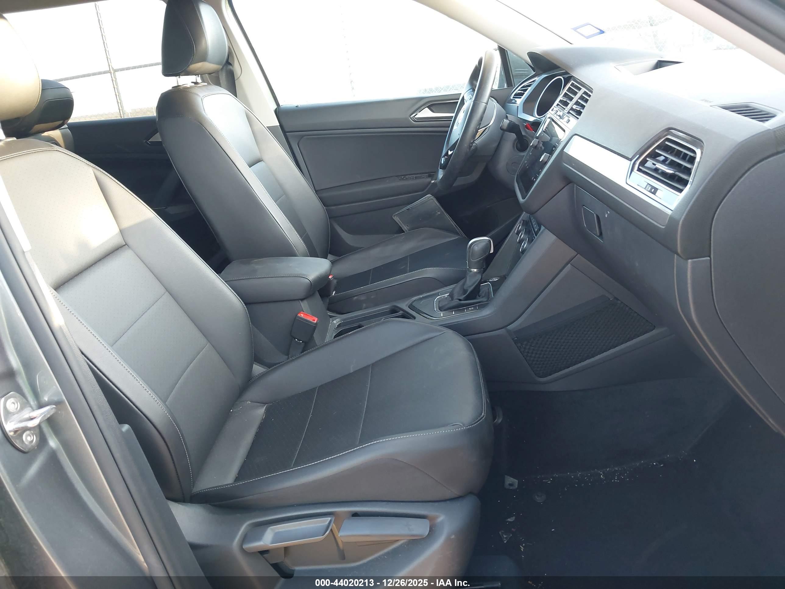 VOLKSWAGEN TIGUAN image 5