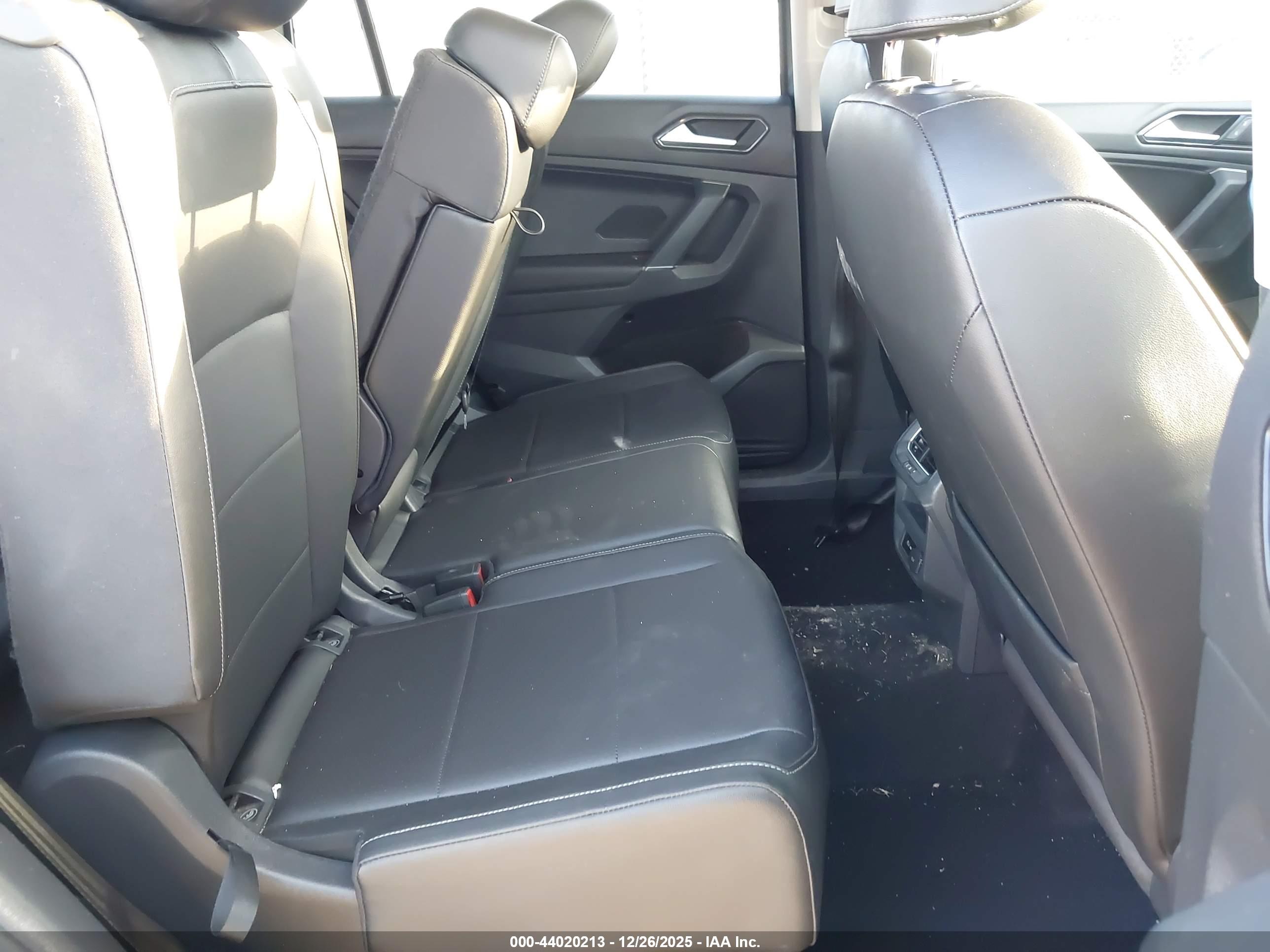 VOLKSWAGEN TIGUAN image 8
