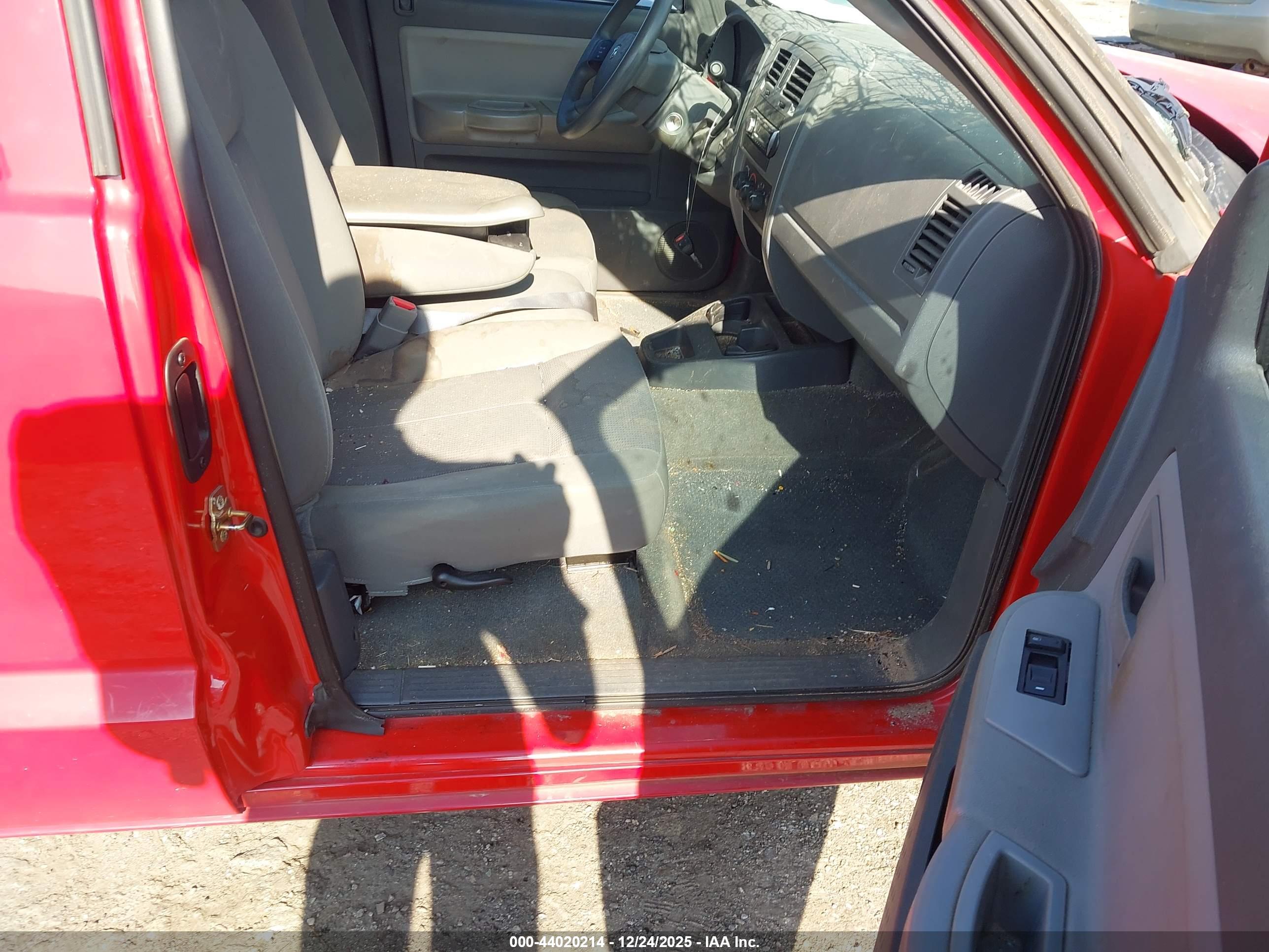 DODGE DAKOTA image 5