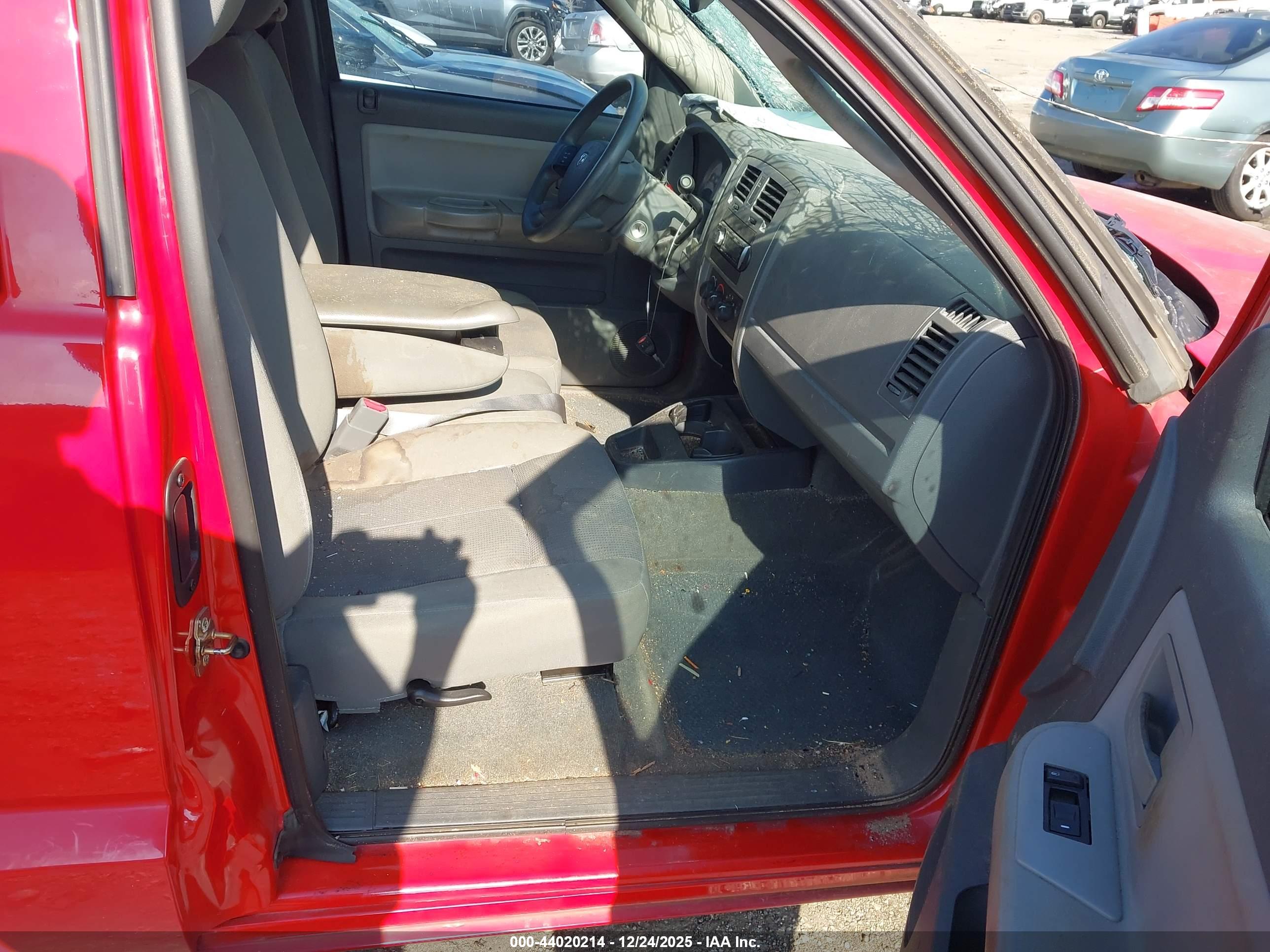 DODGE DAKOTA image 8
