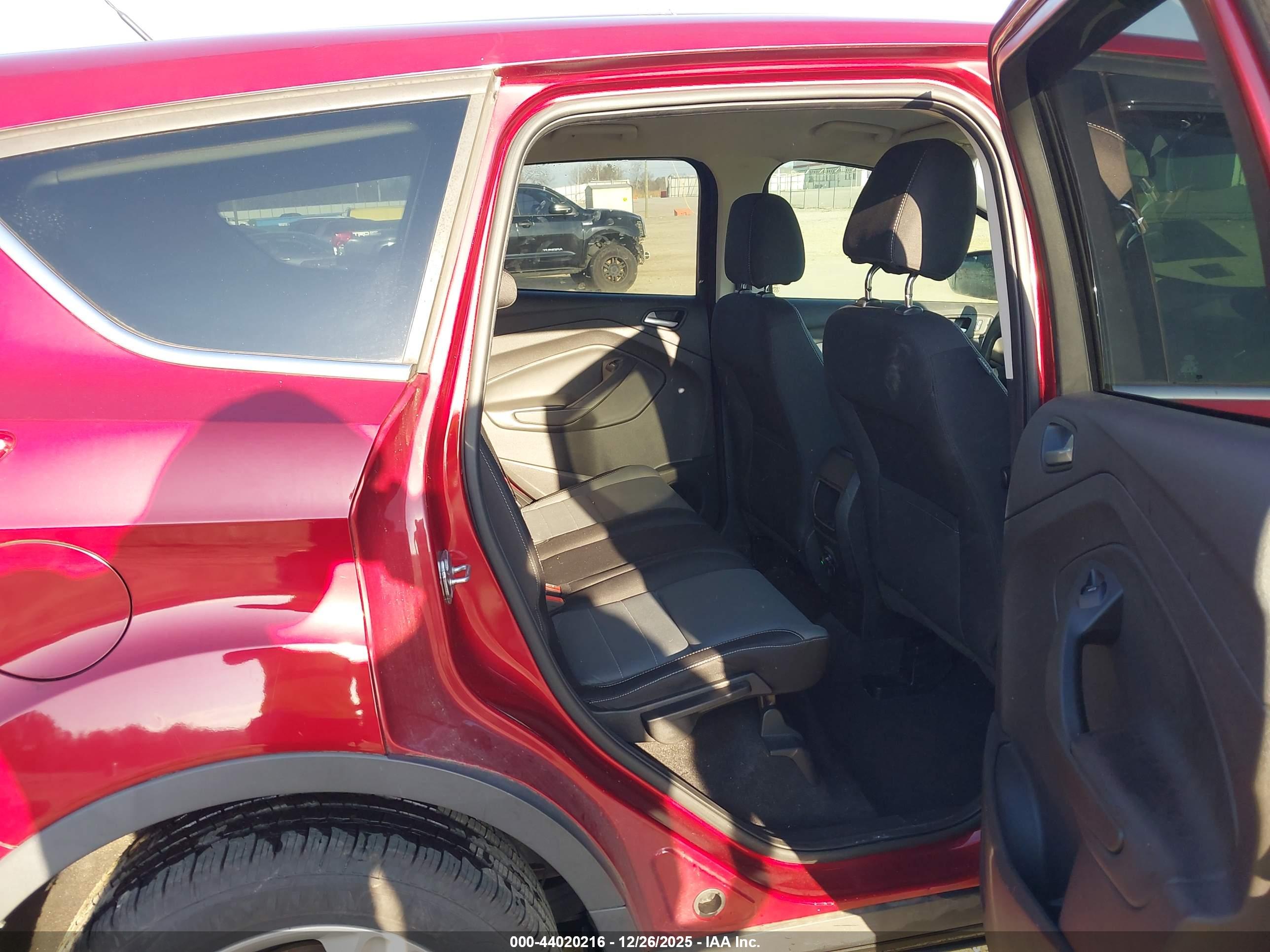 FORD ESCAPE image 8
