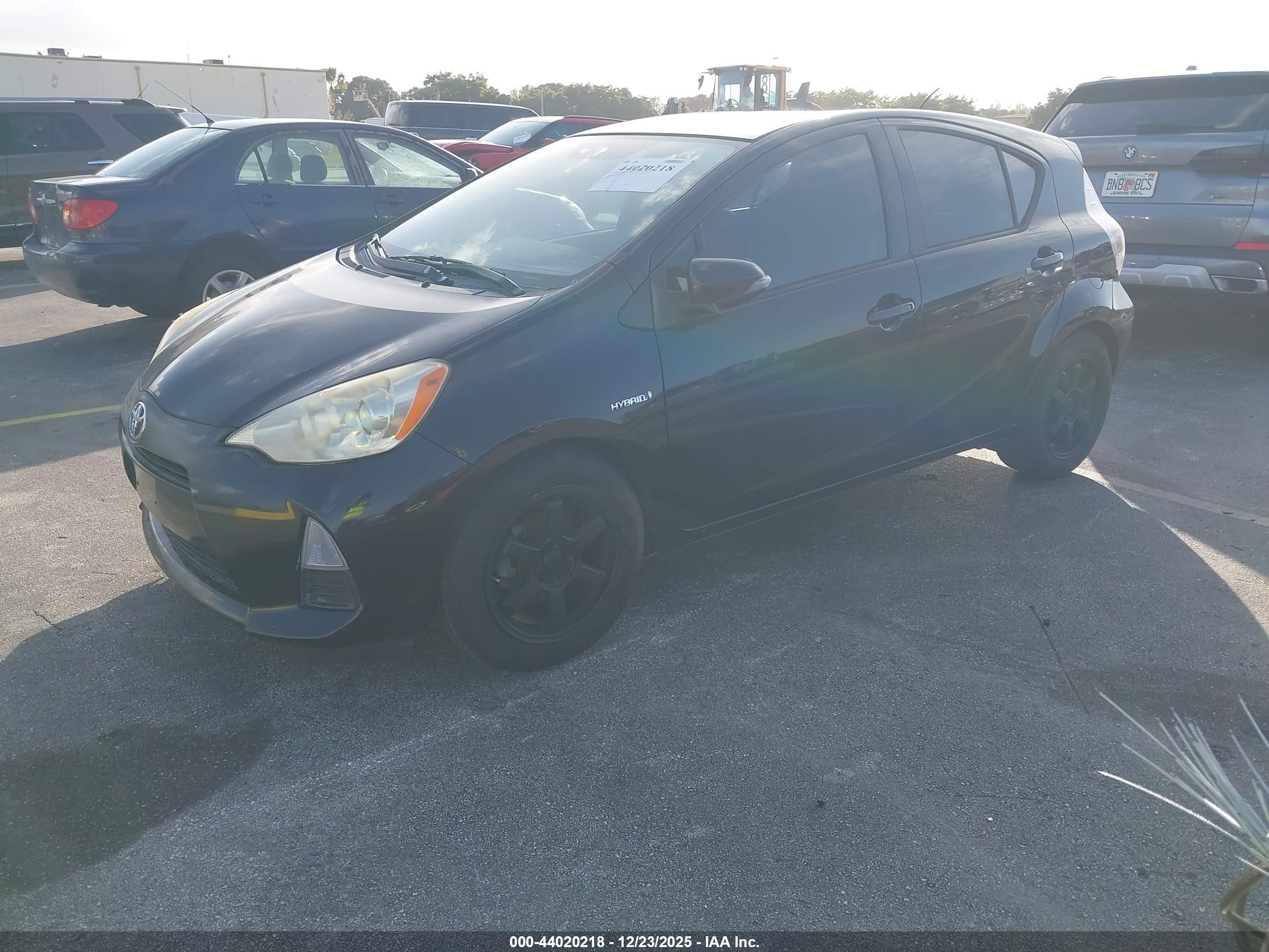 TOYOTA PRIUS image 2