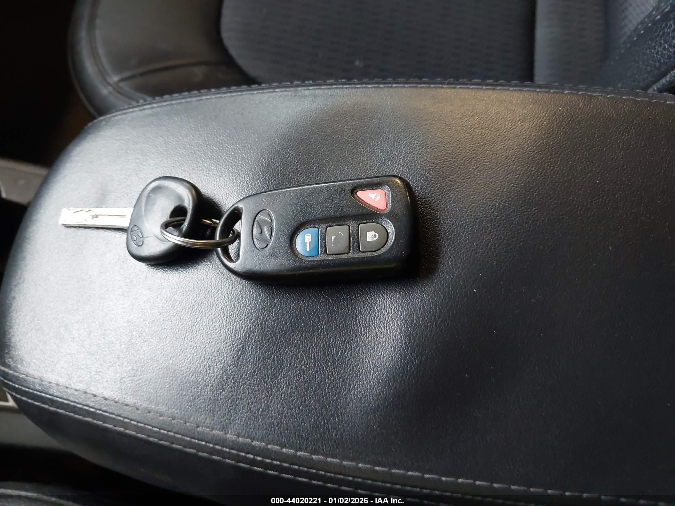 HYUNDAI TUCSON image 11