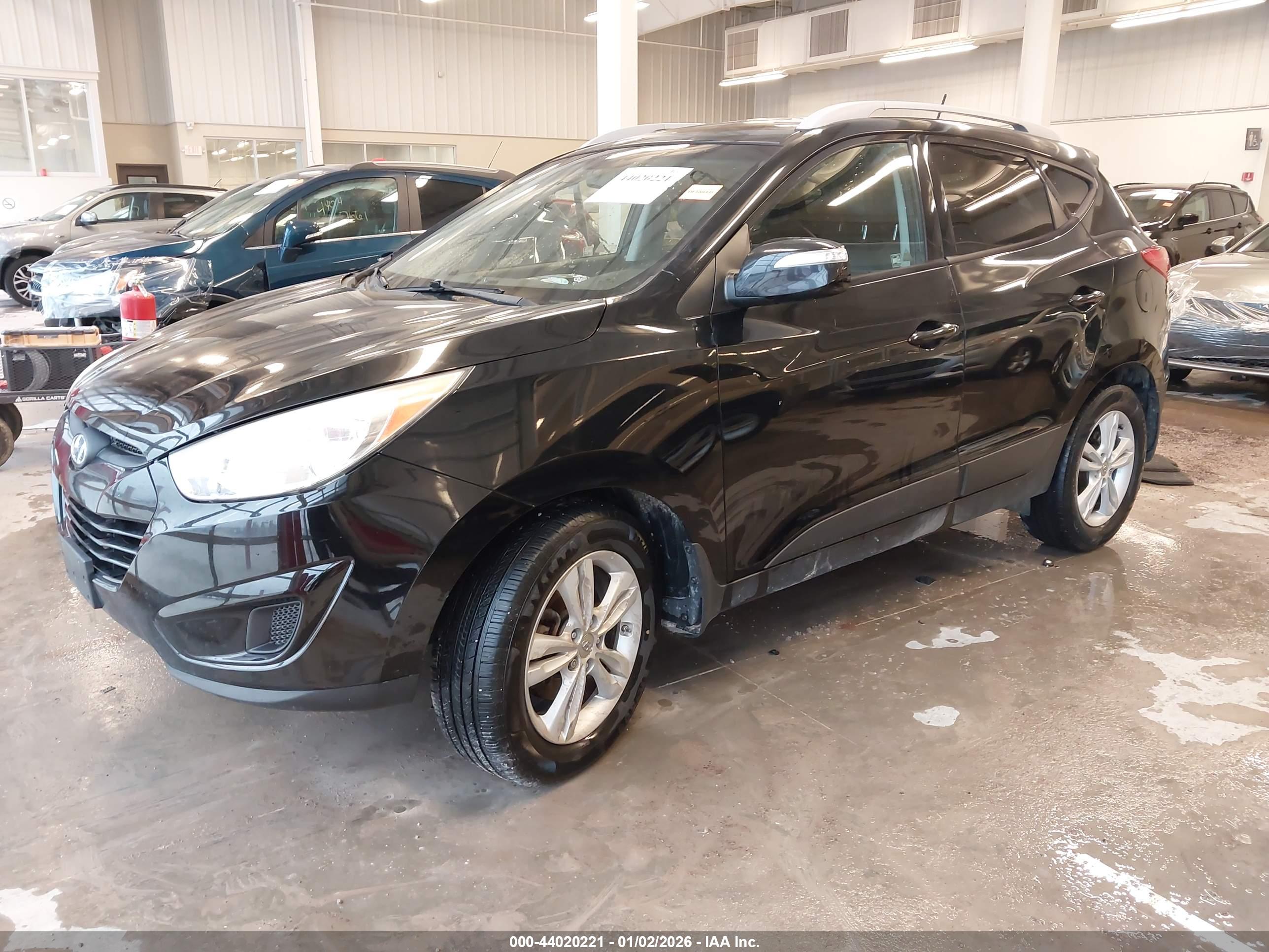 HYUNDAI TUCSON image 2