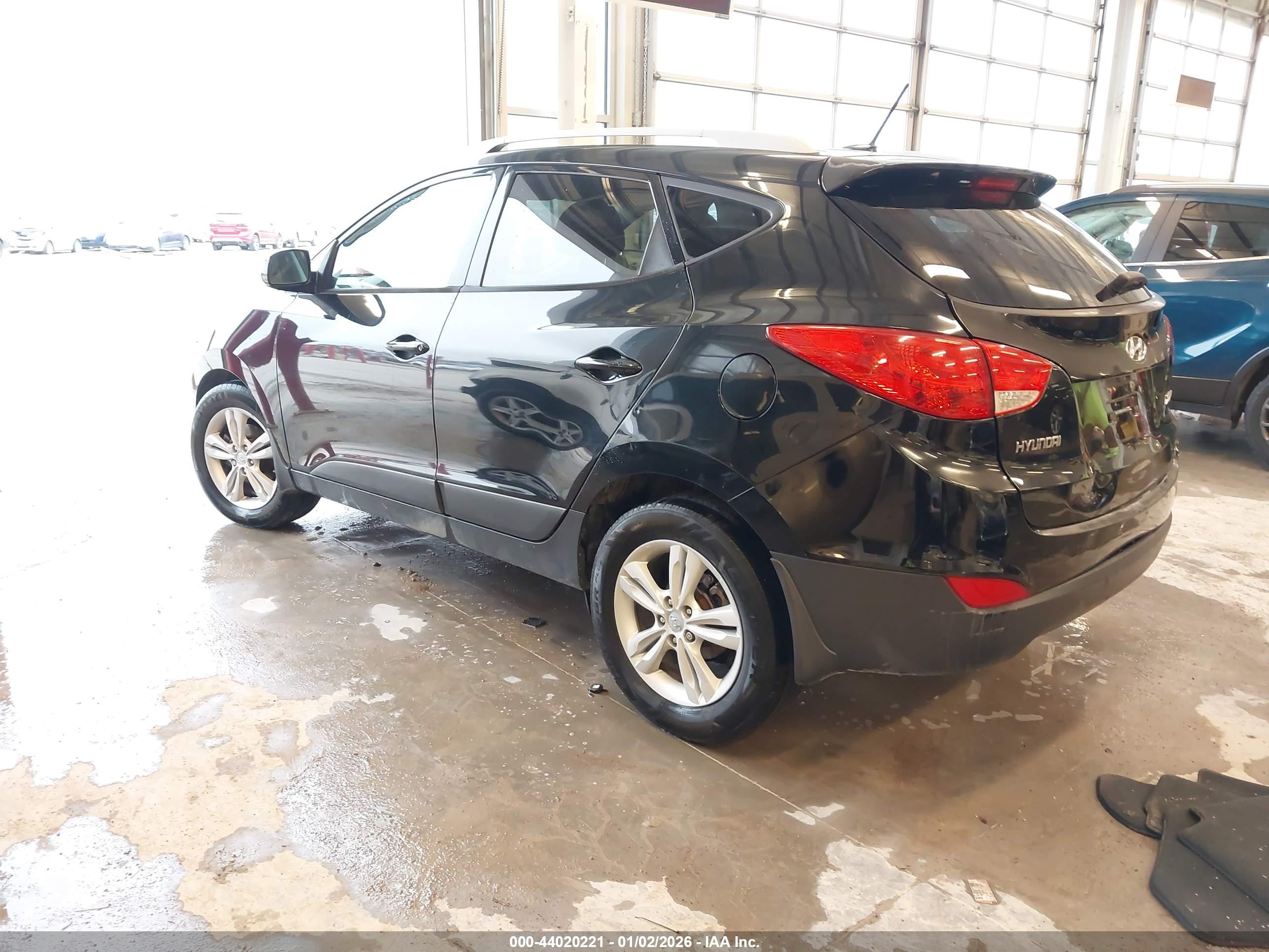 HYUNDAI TUCSON image 3