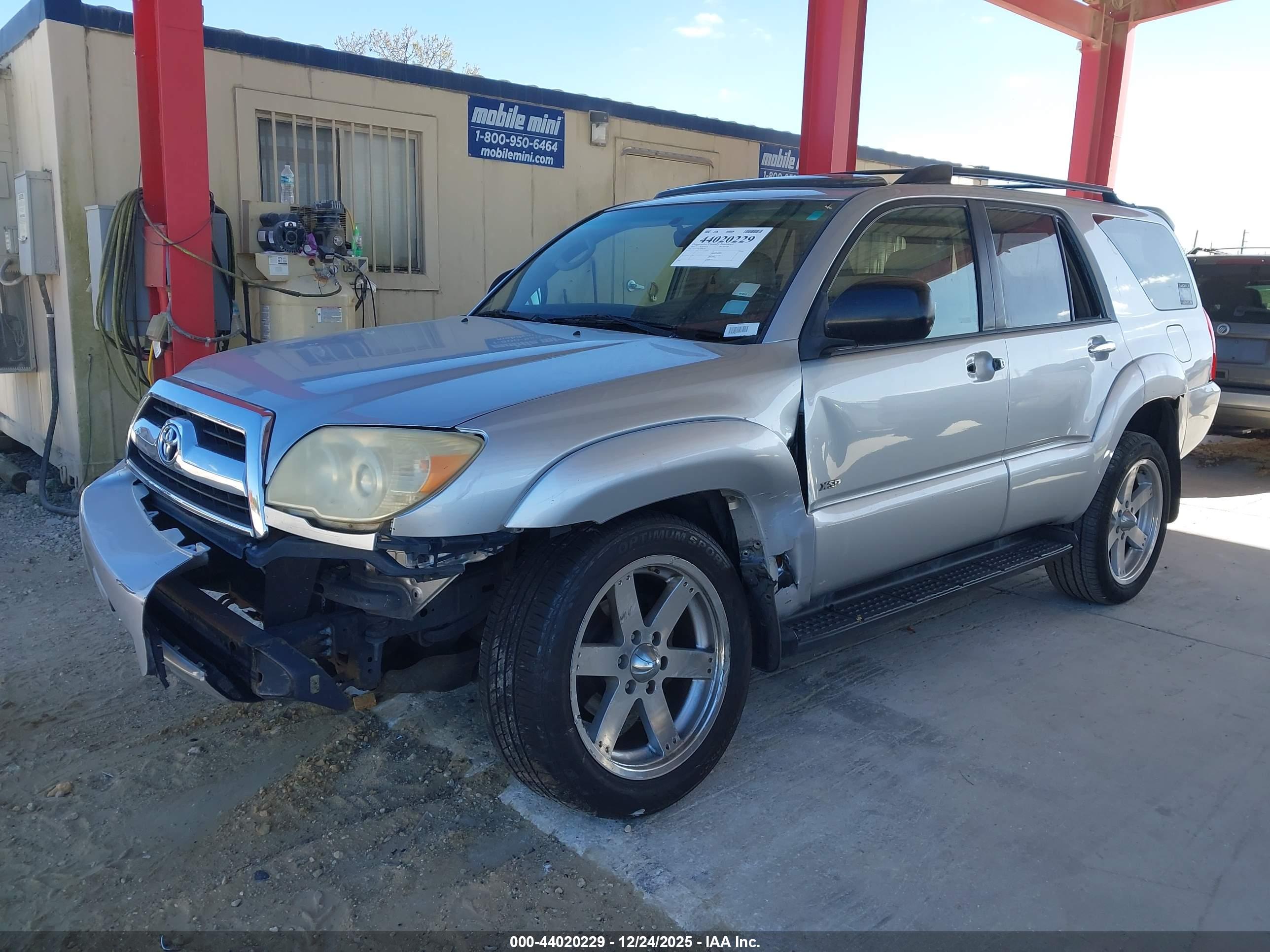 TOYOTA 4RUNNER image 2