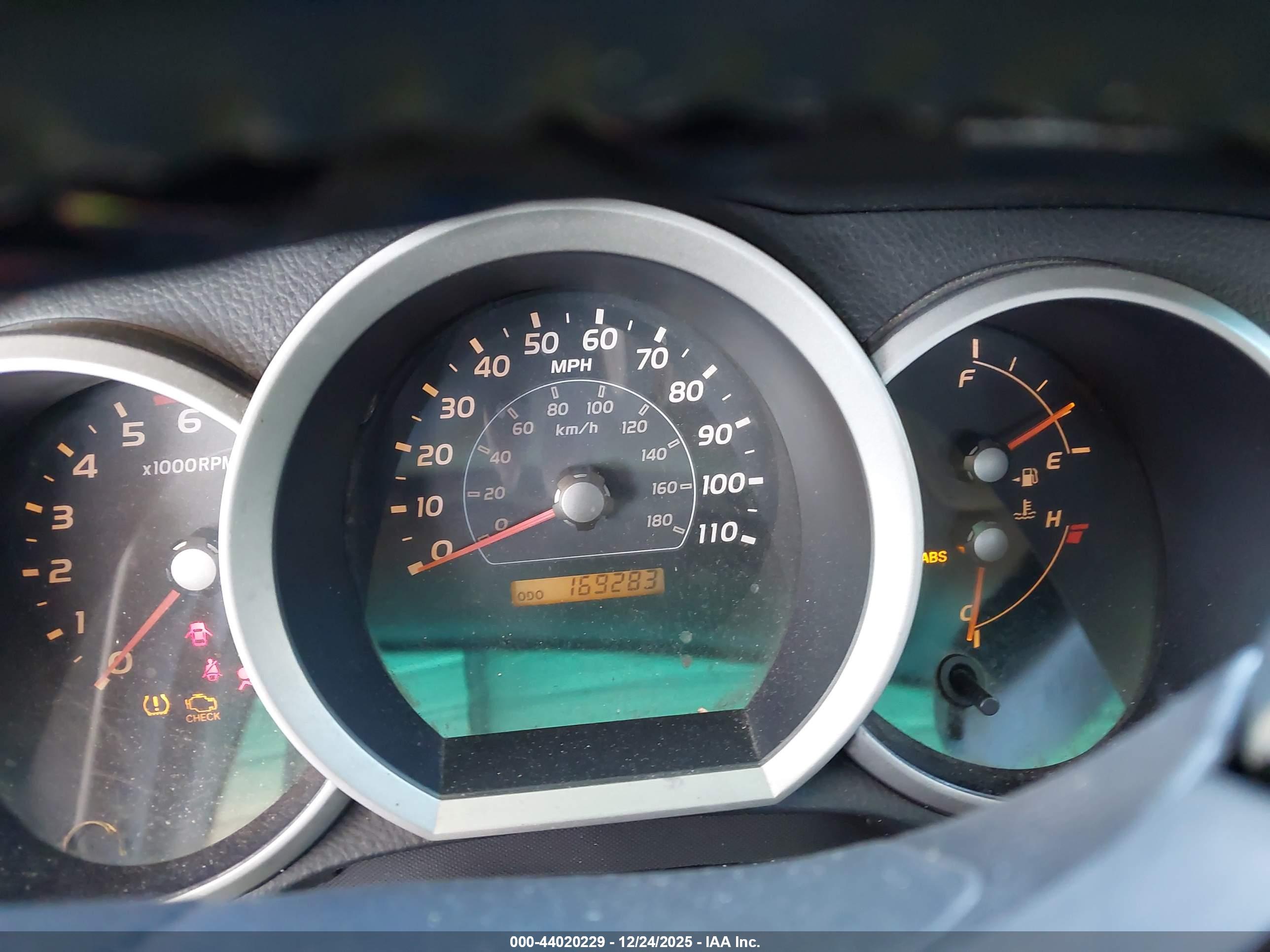 TOYOTA 4RUNNER image 7