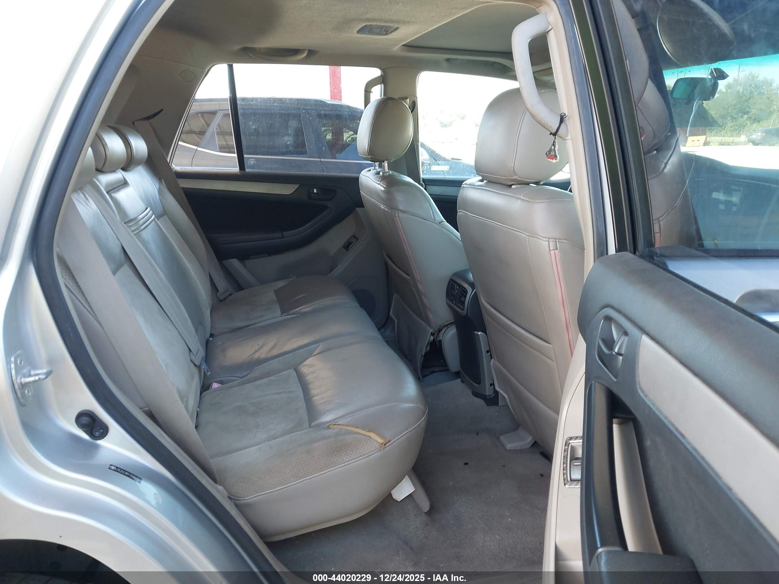 TOYOTA 4RUNNER image 8