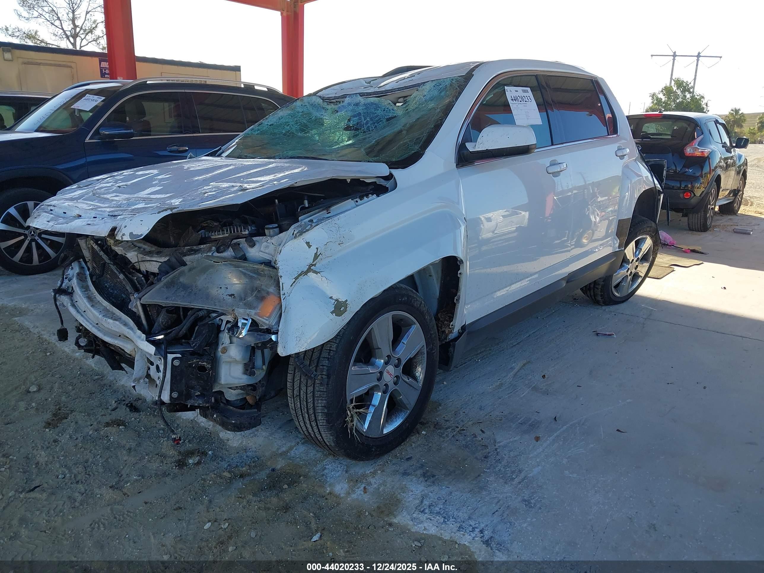 GMC TERRAIN image 2