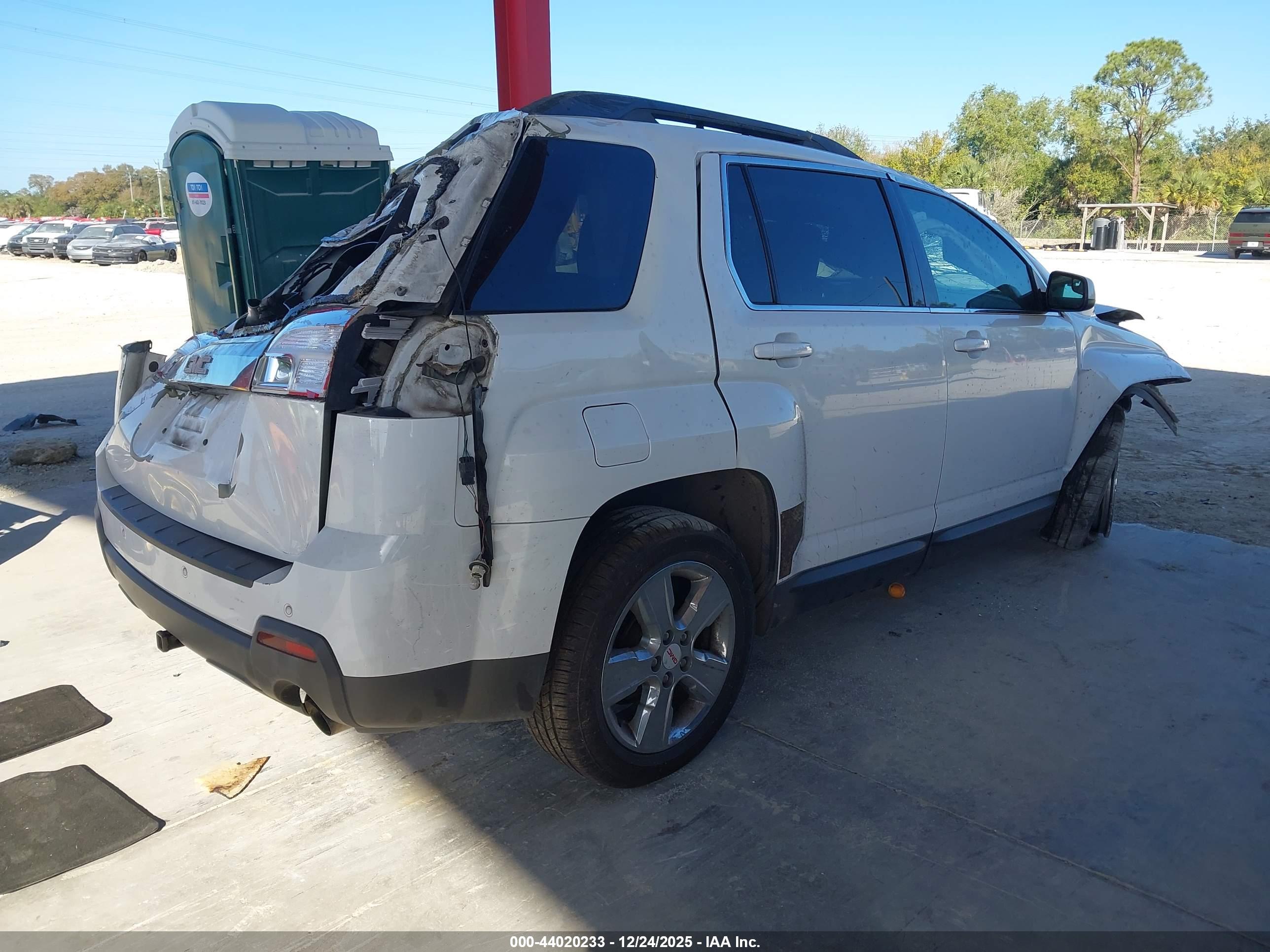 GMC TERRAIN image 4