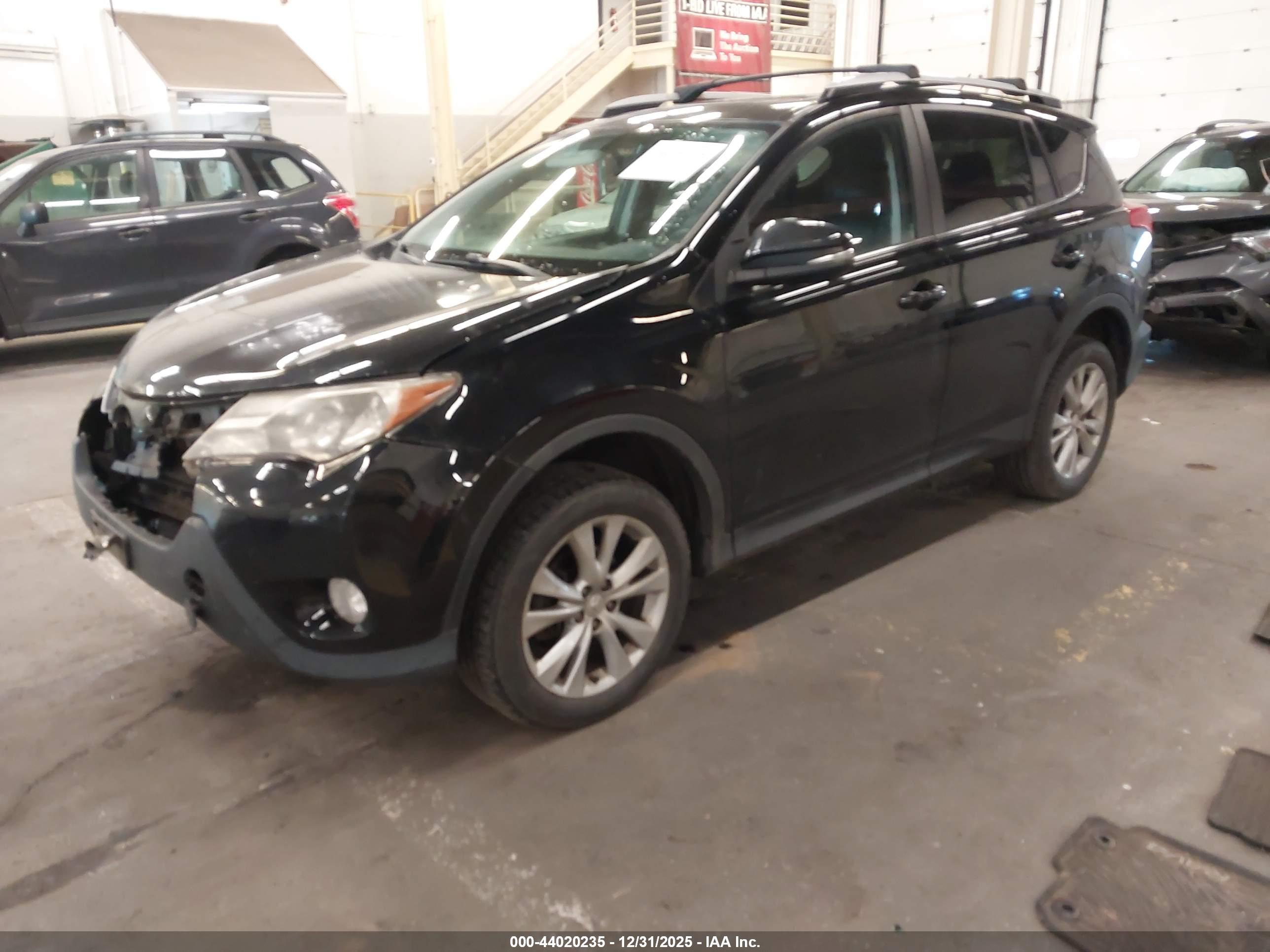 TOYOTA RAV4 image 2