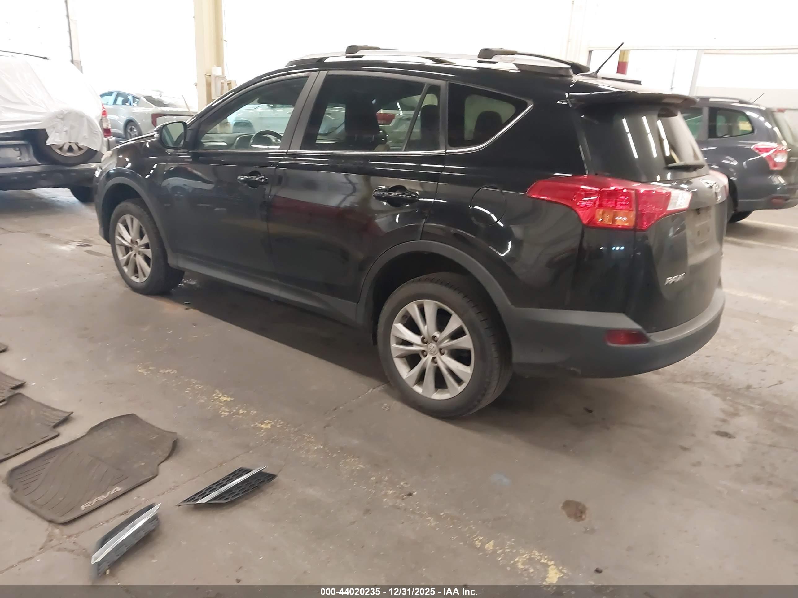 TOYOTA RAV4 image 3