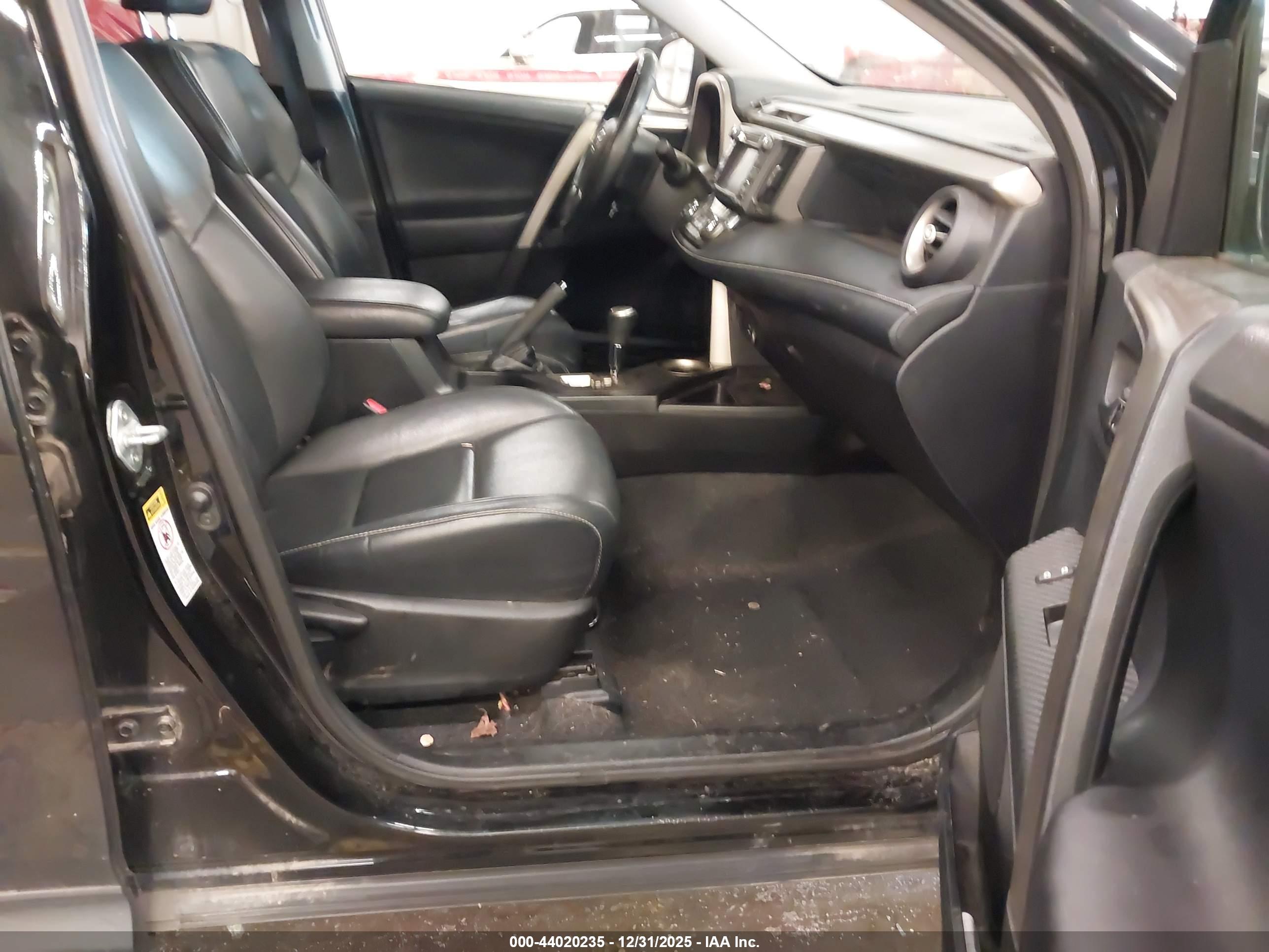 TOYOTA RAV4 image 5