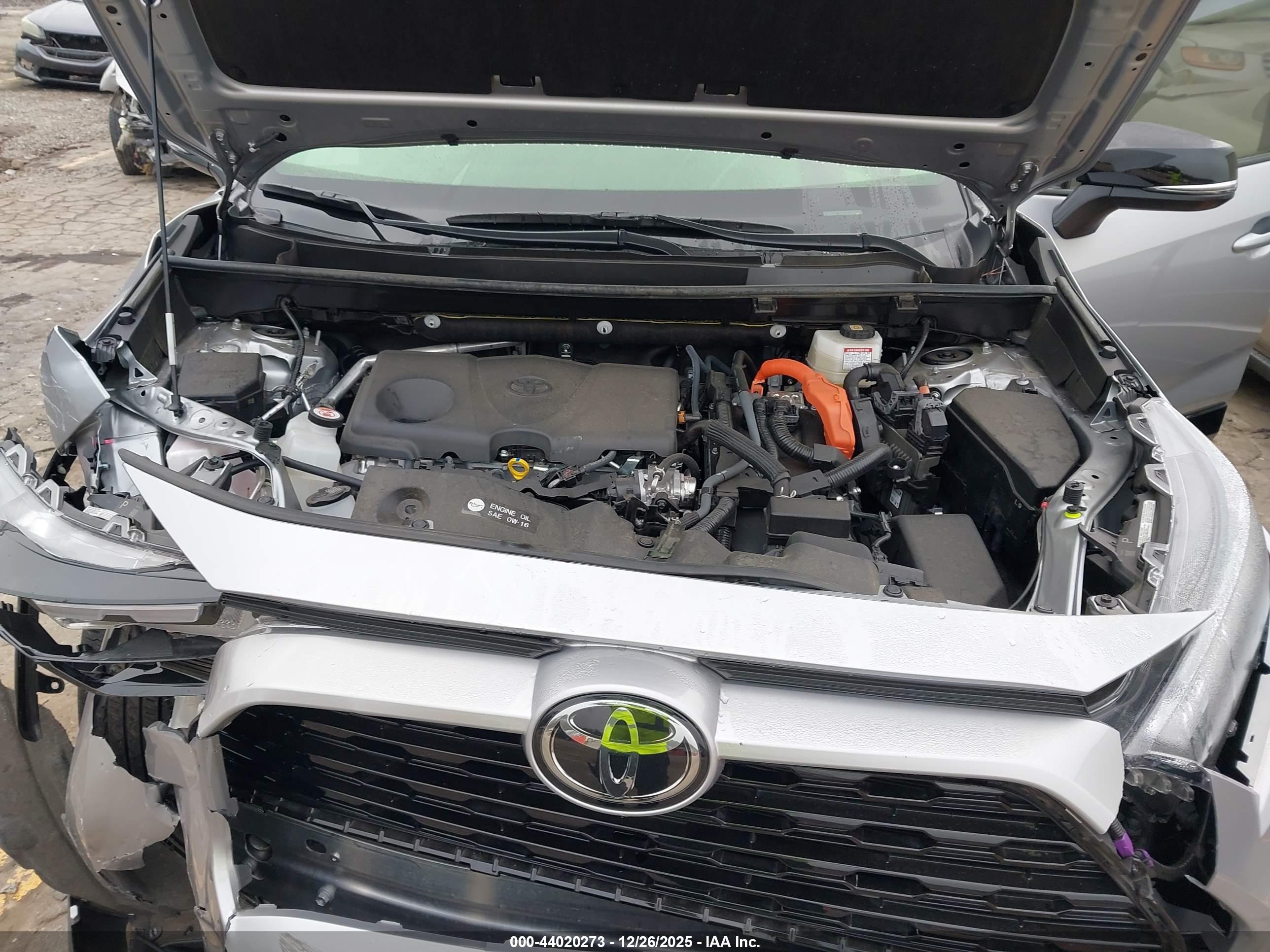 TOYOTA RAV4 image 10