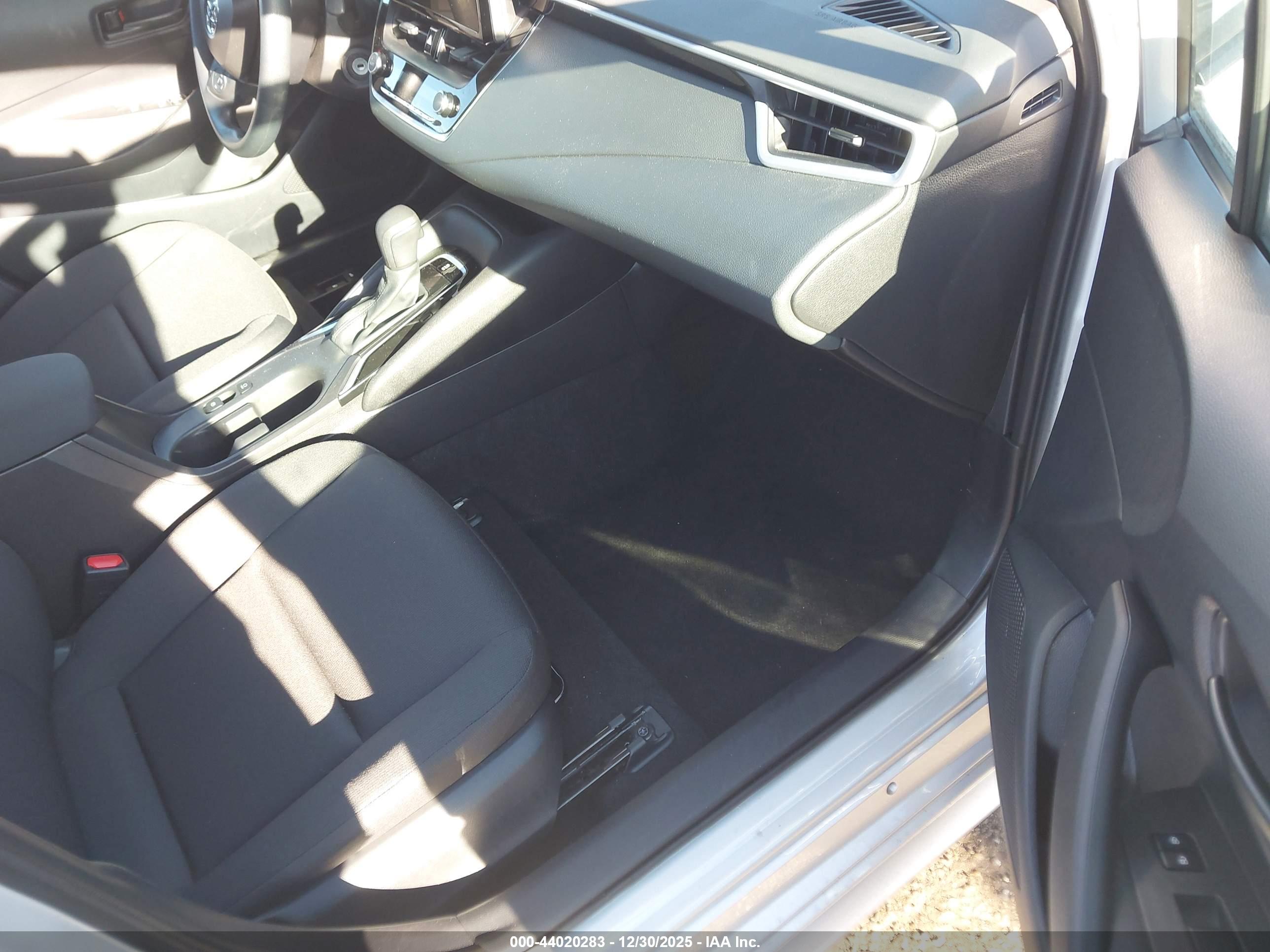 TOYOTA COROLLA image 5
