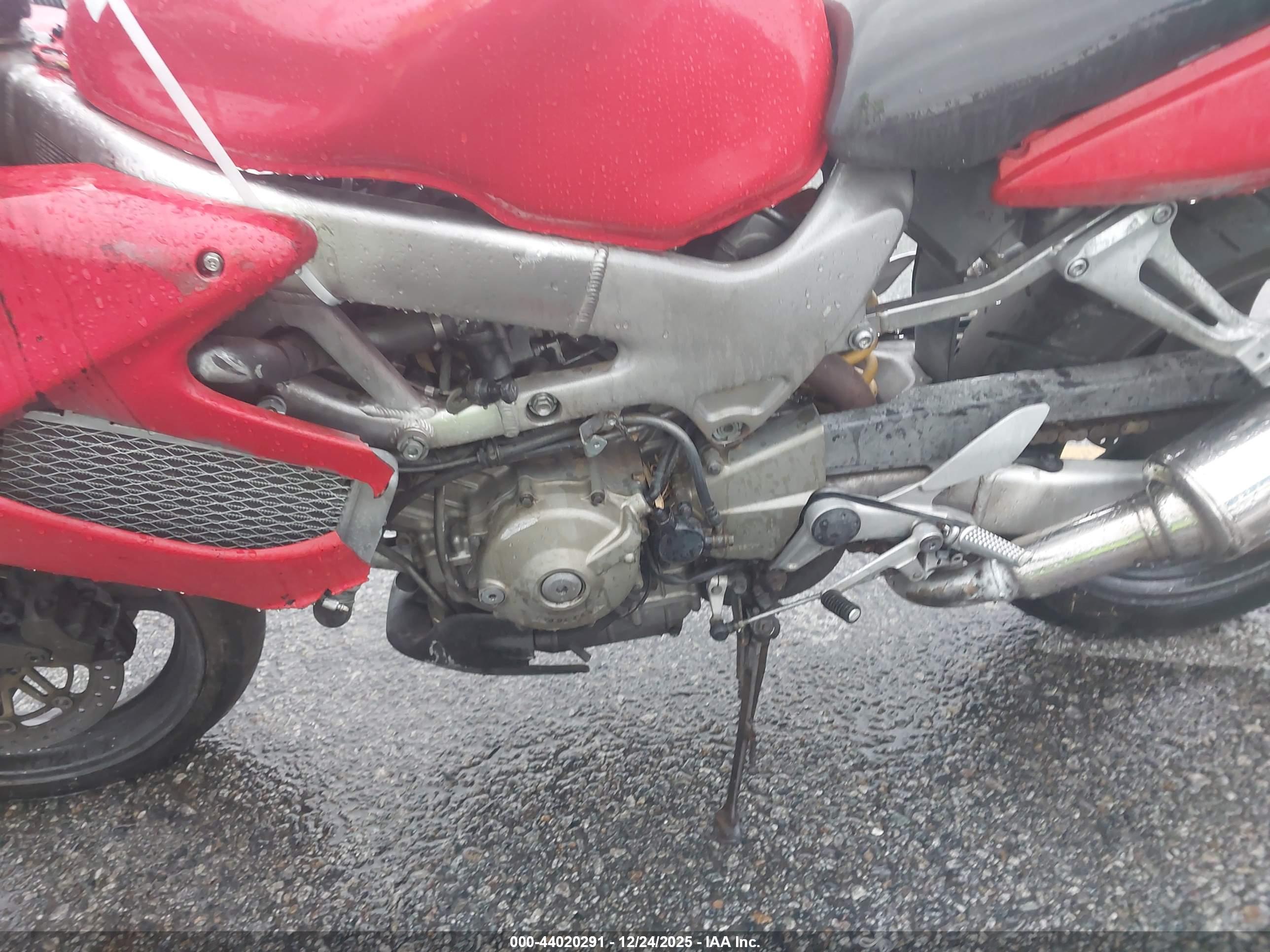 HONDA VTR1000 image 9