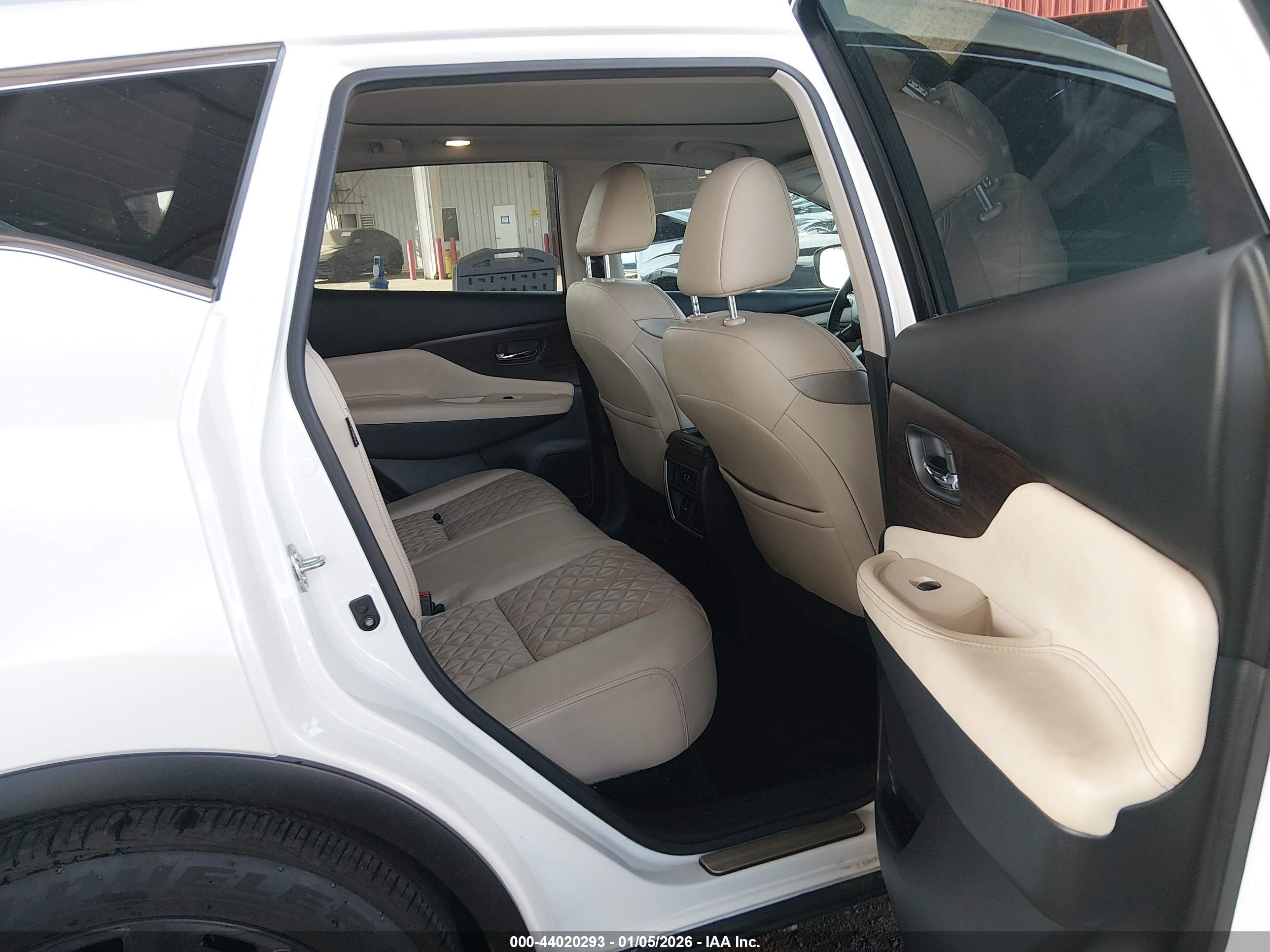 NISSAN MURANO image 8