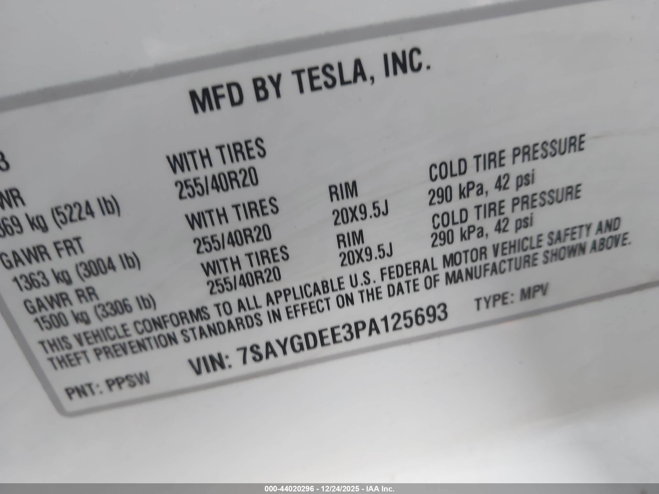 TESLA MODEL image 9