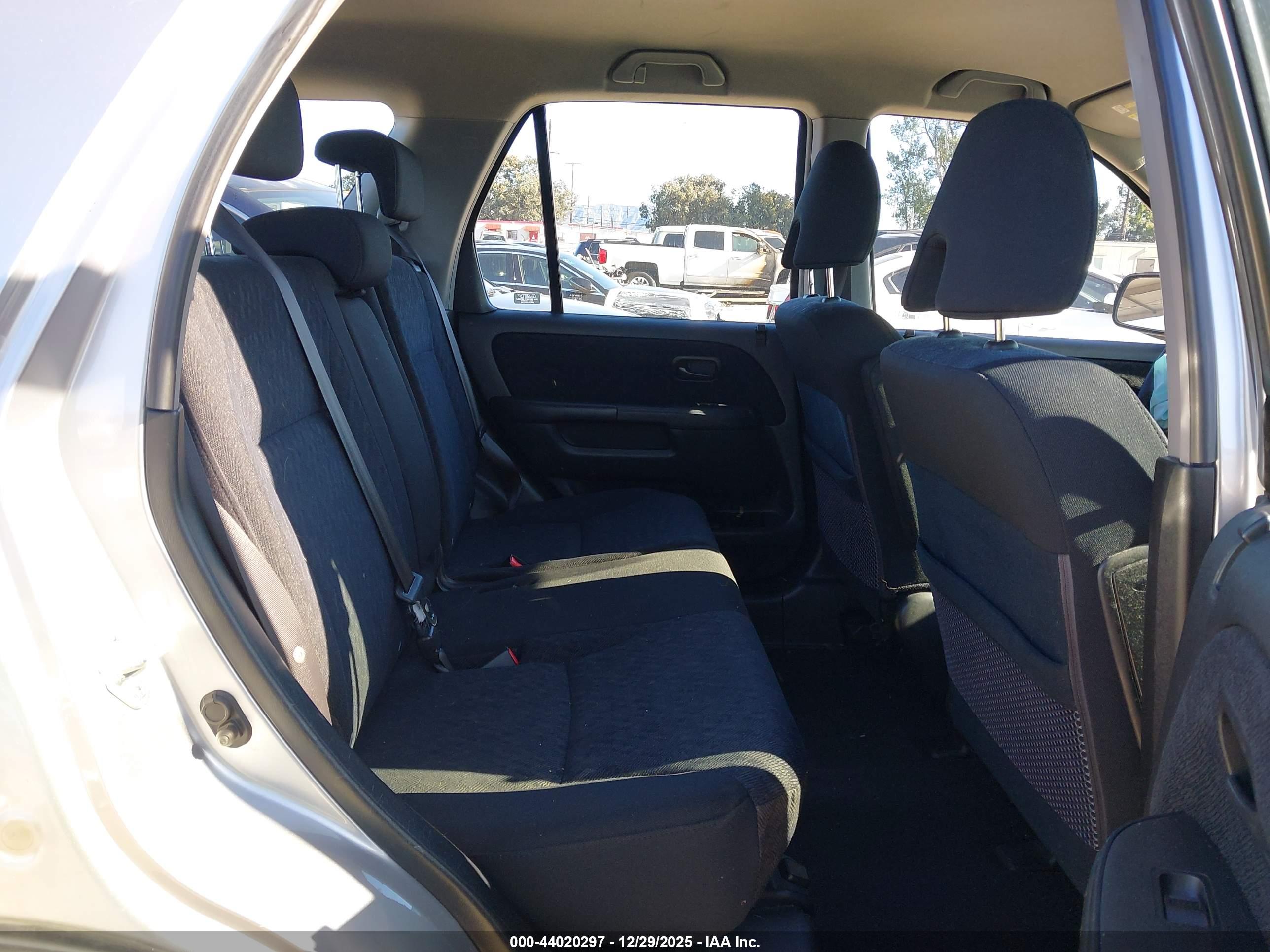 HONDA CR-V image 8