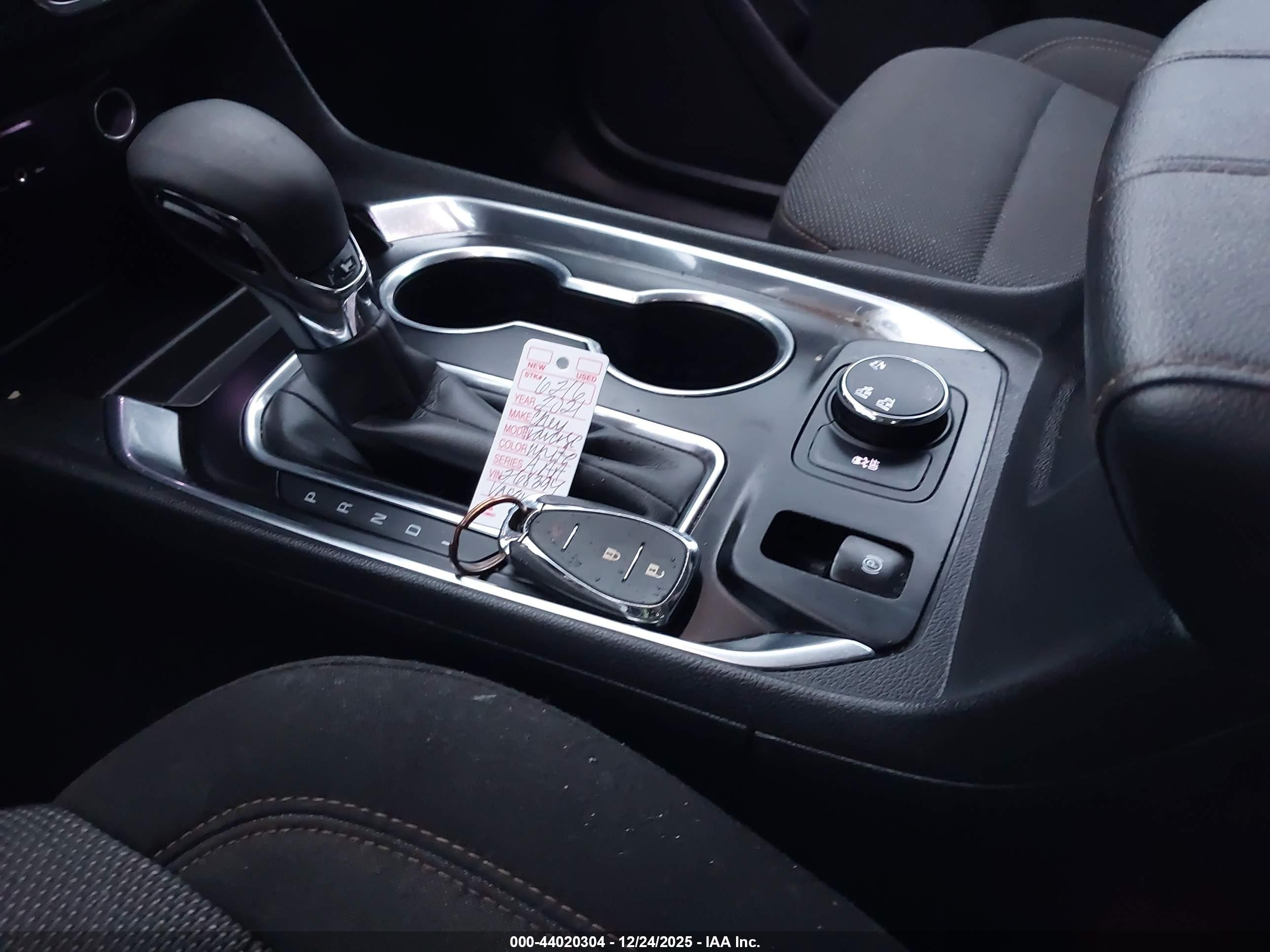 CHEVROLET TRAVERSE image 11
