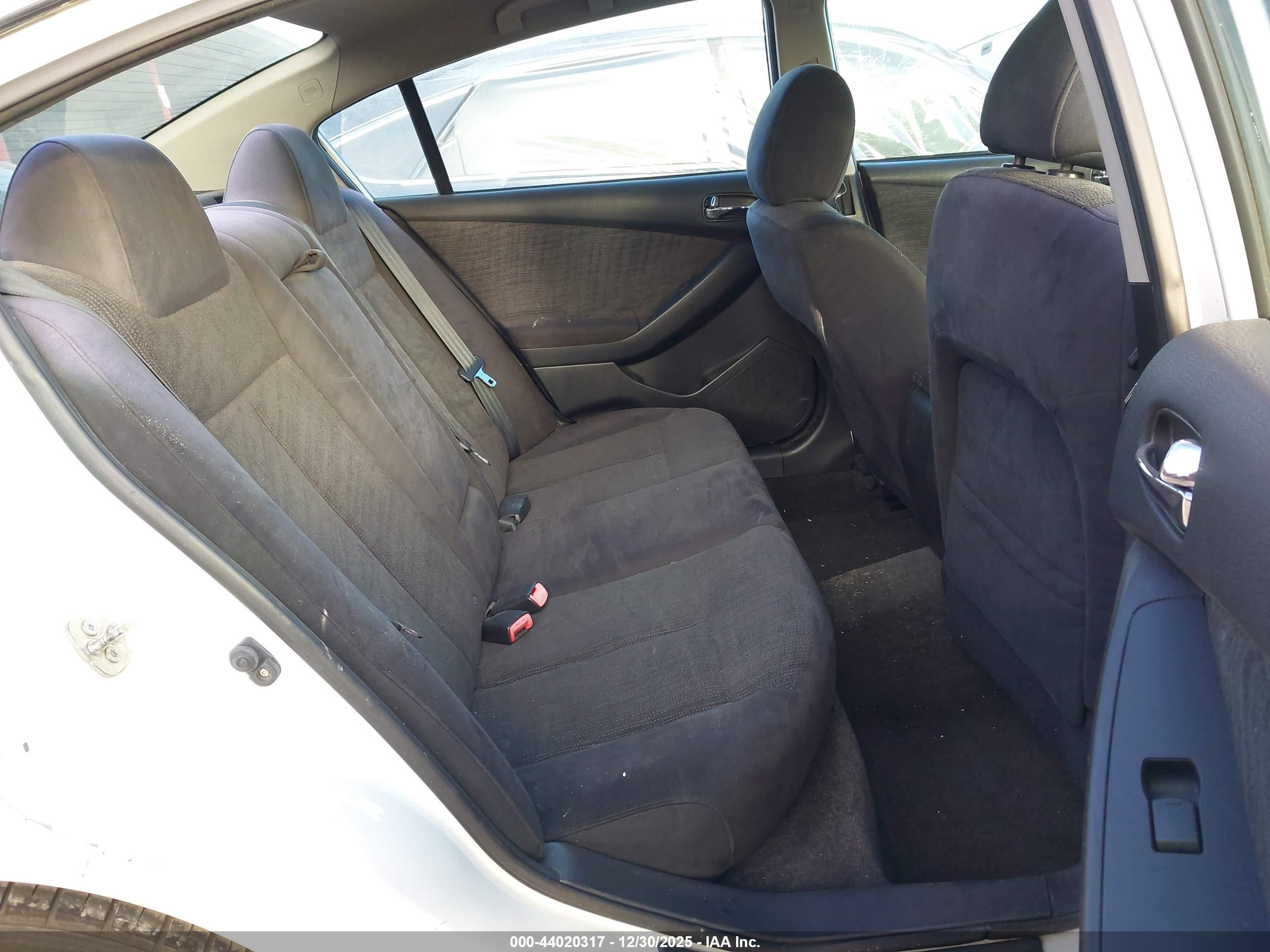 NISSAN ALTIMA image 8