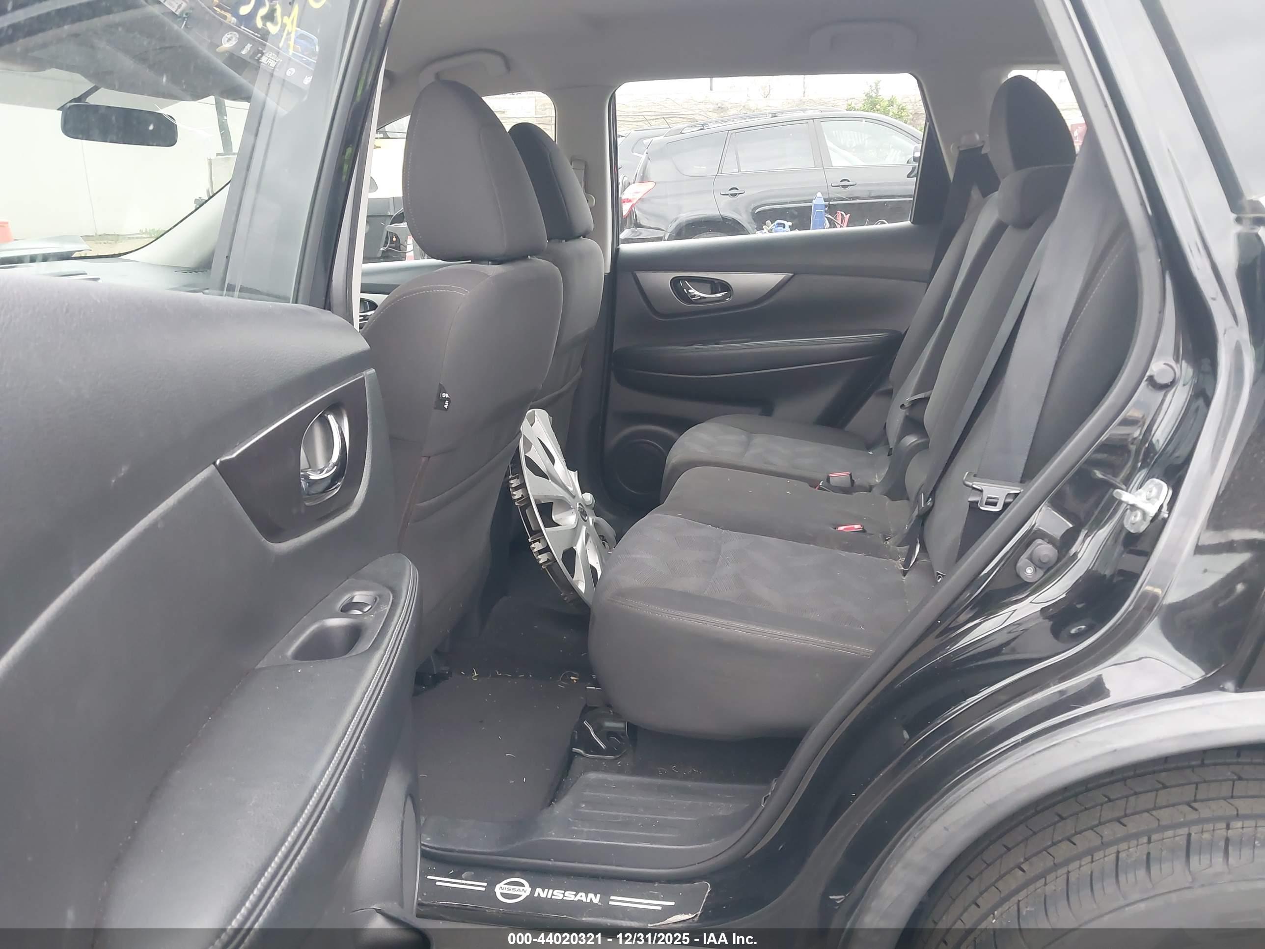 NISSAN ROGUE image 8