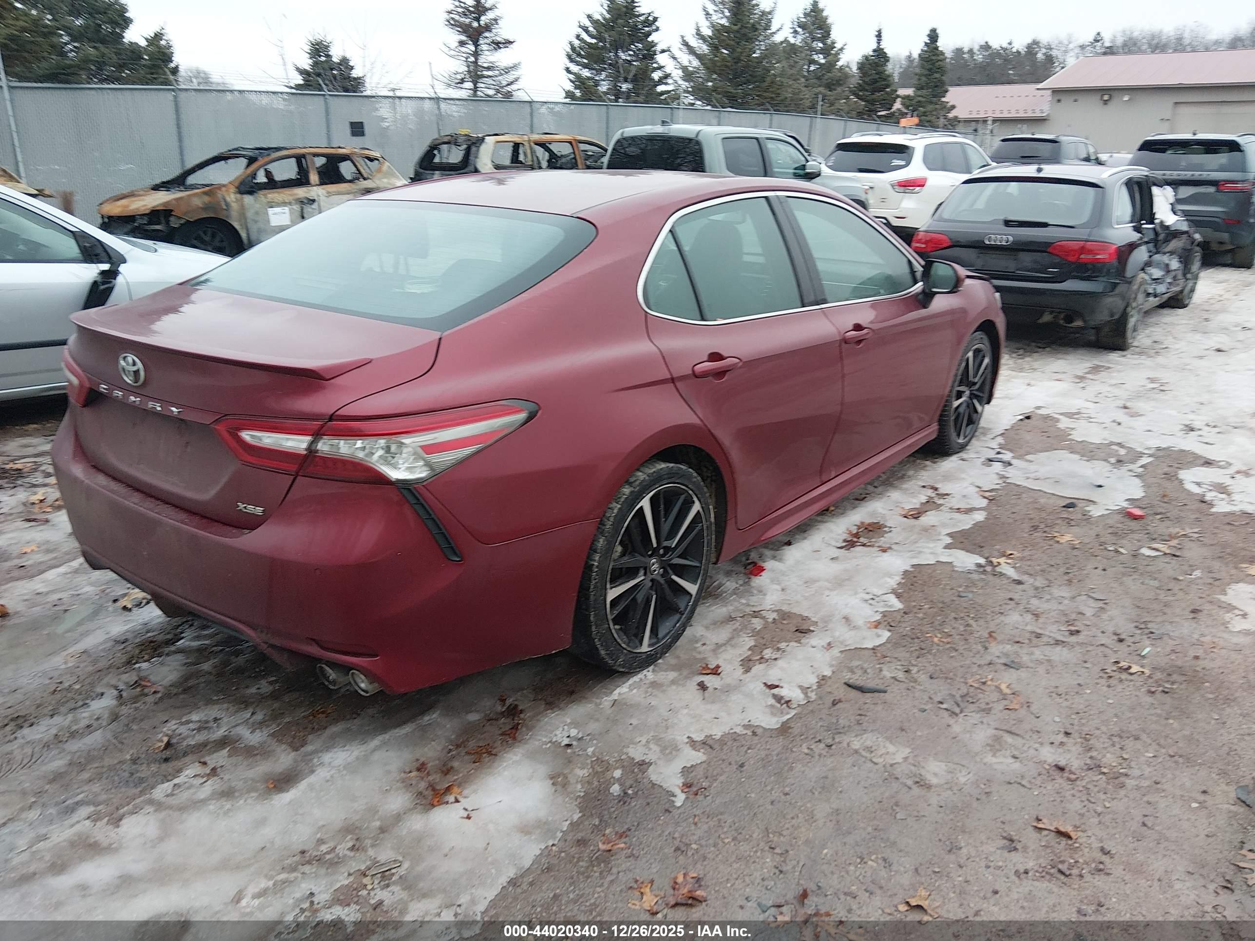 TOYOTA CAMRY image 4
