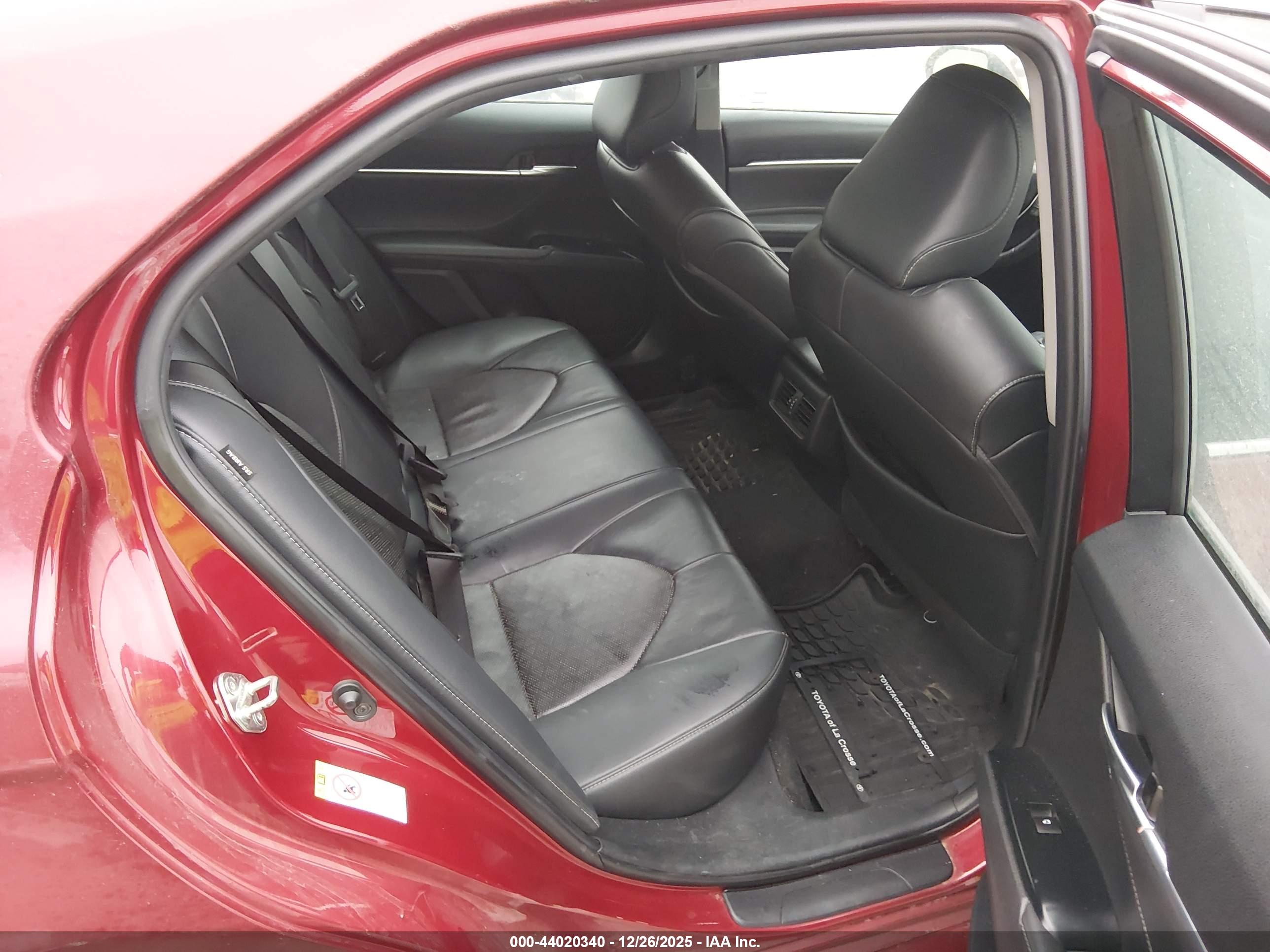 TOYOTA CAMRY image 8