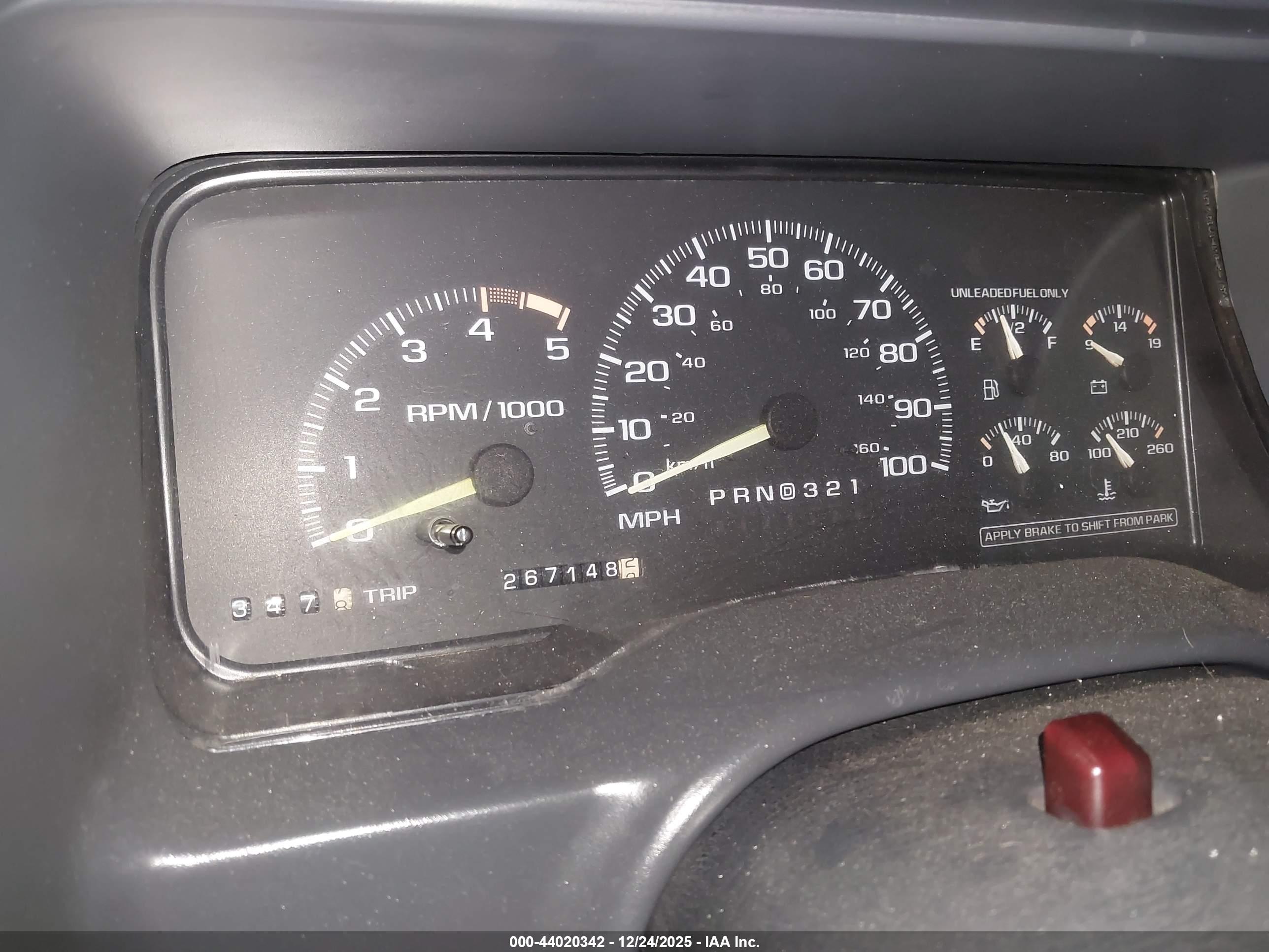 CHEVROLET TAHOE image 6