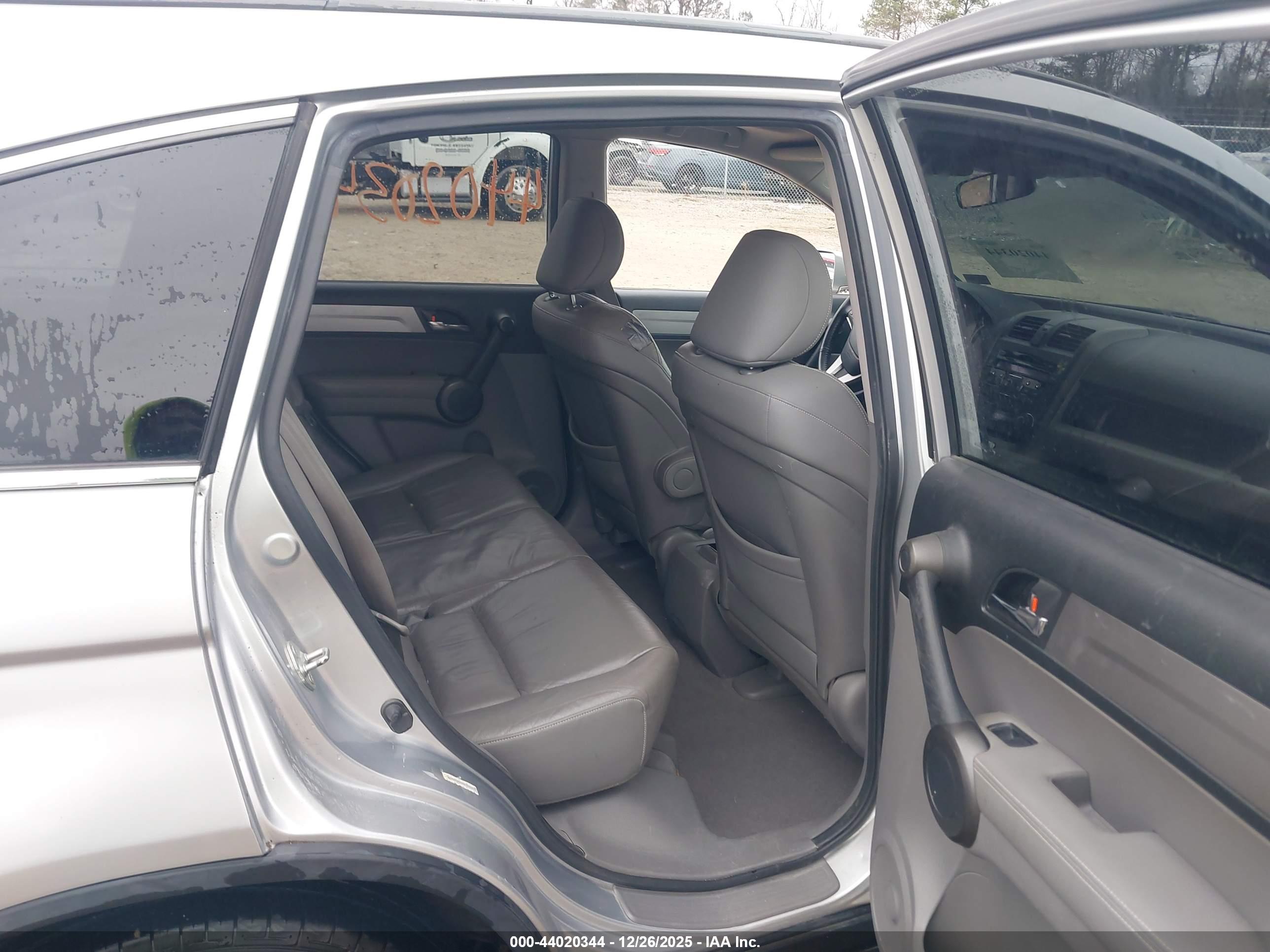 HONDA CR-V image 8