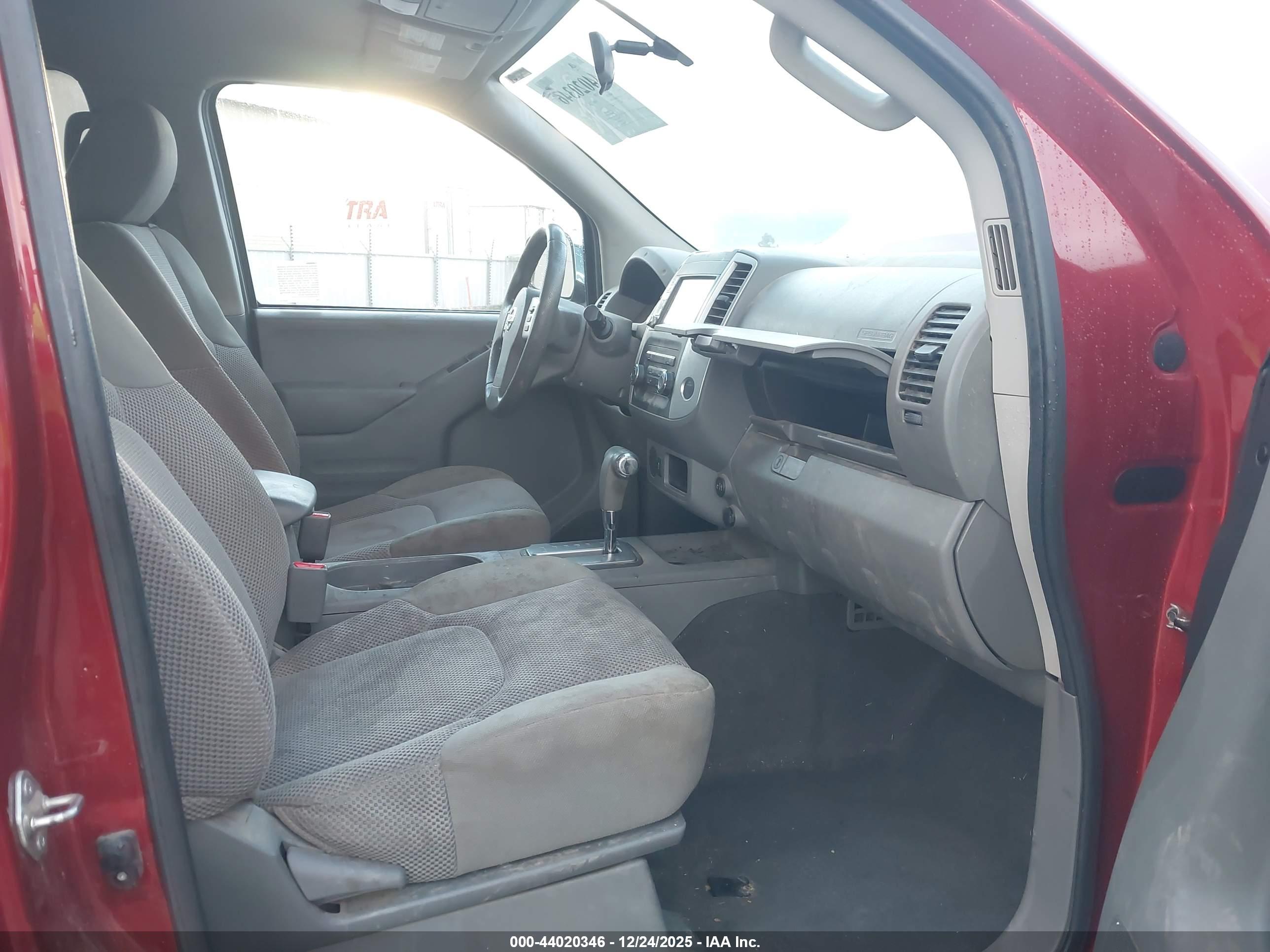 NISSAN FRONTIER image 5