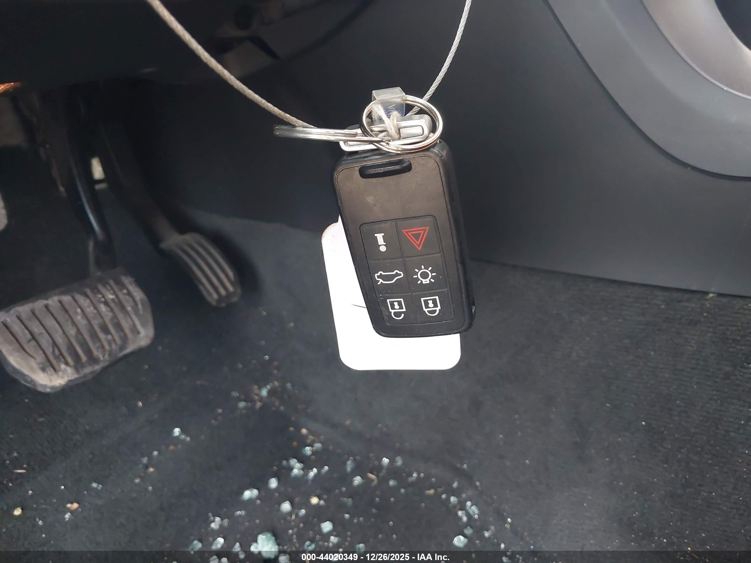 VOLVO S60 image 11