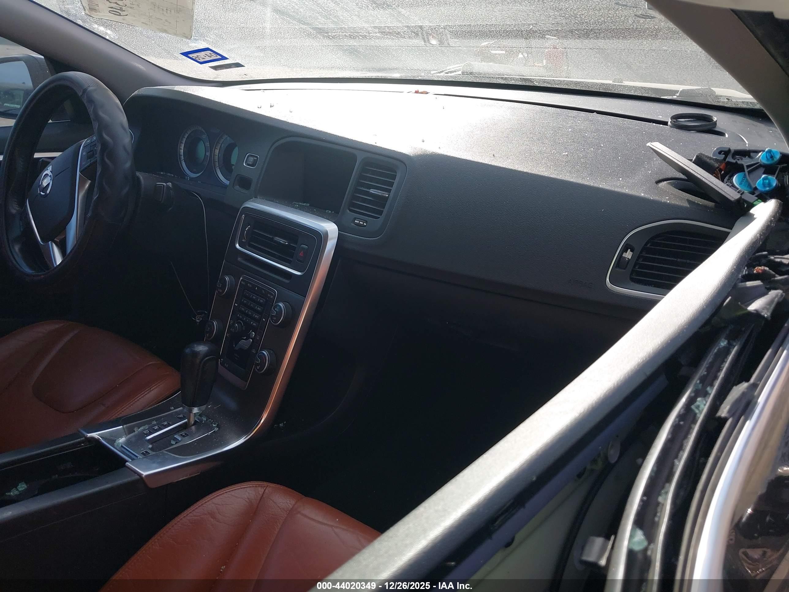 VOLVO S60 image 5