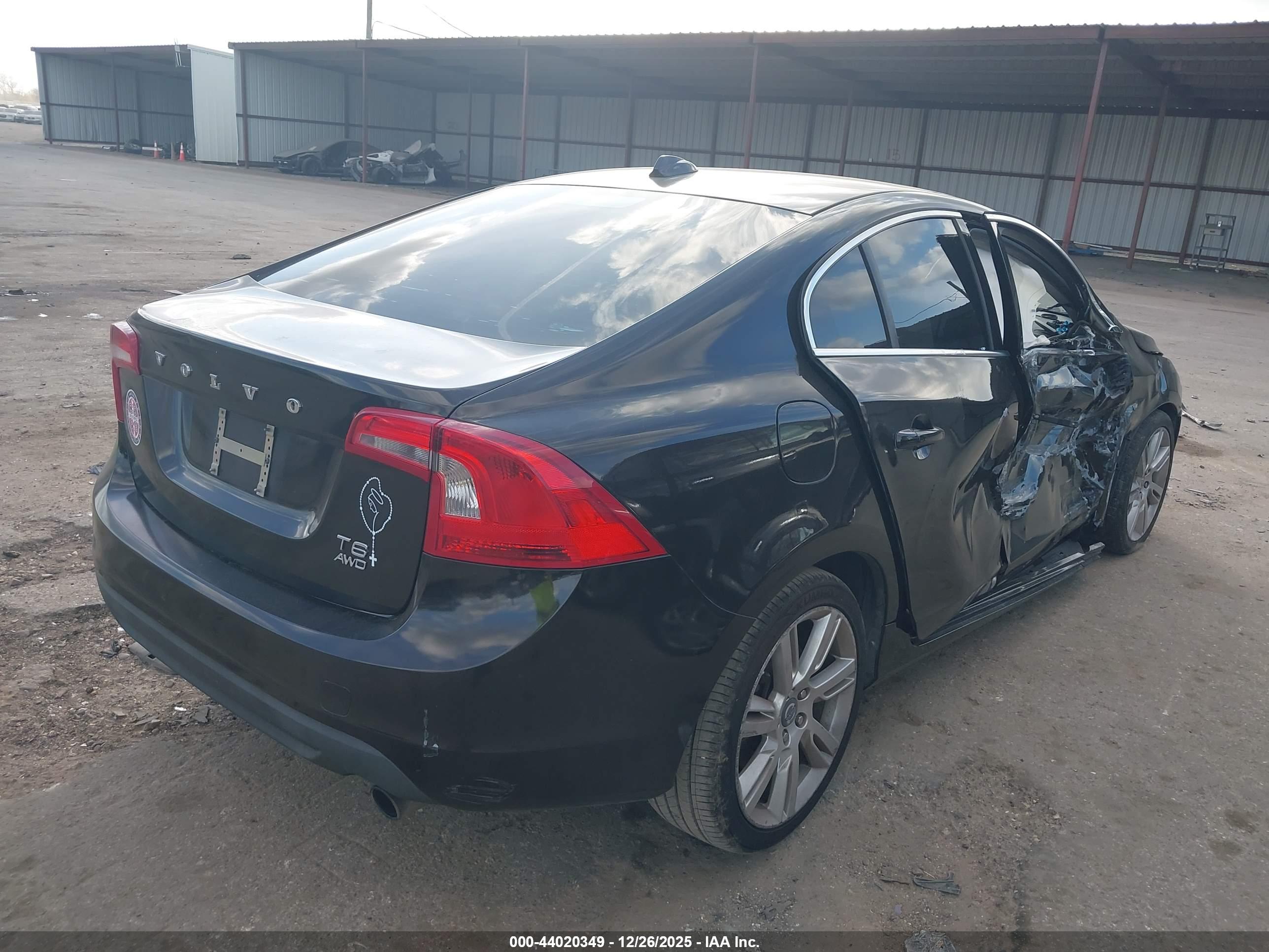 VOLVO S60 image 6
