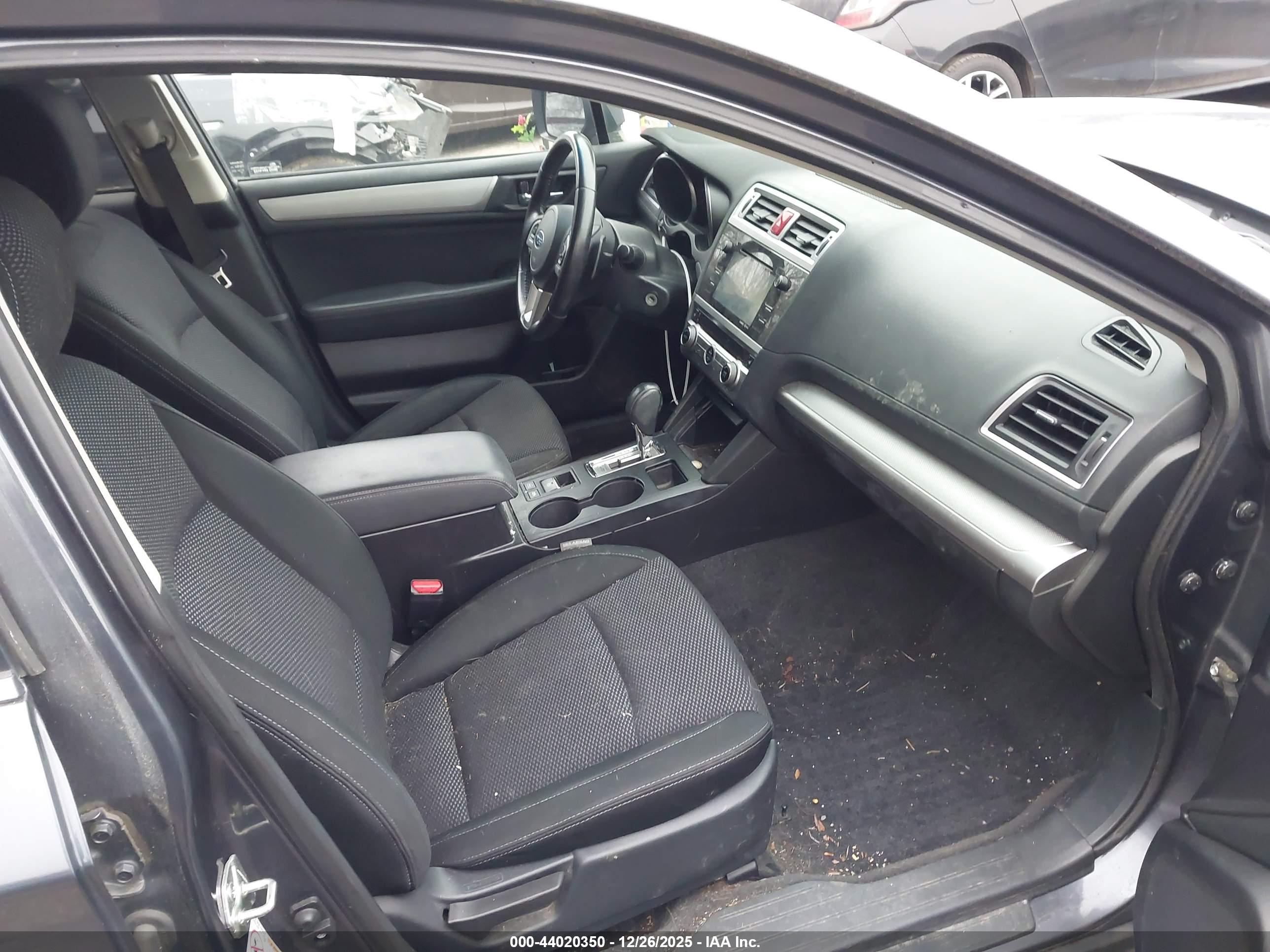 SUBARU OUTBACK image 5