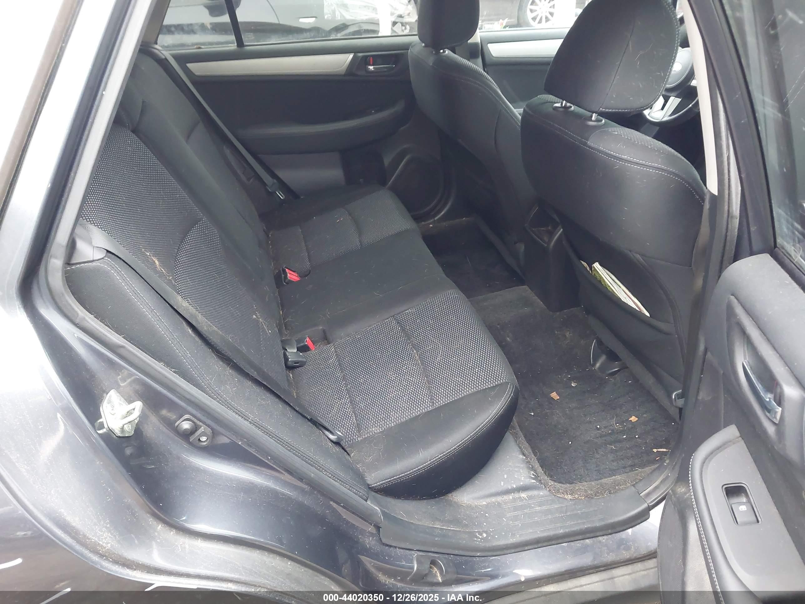SUBARU OUTBACK image 8