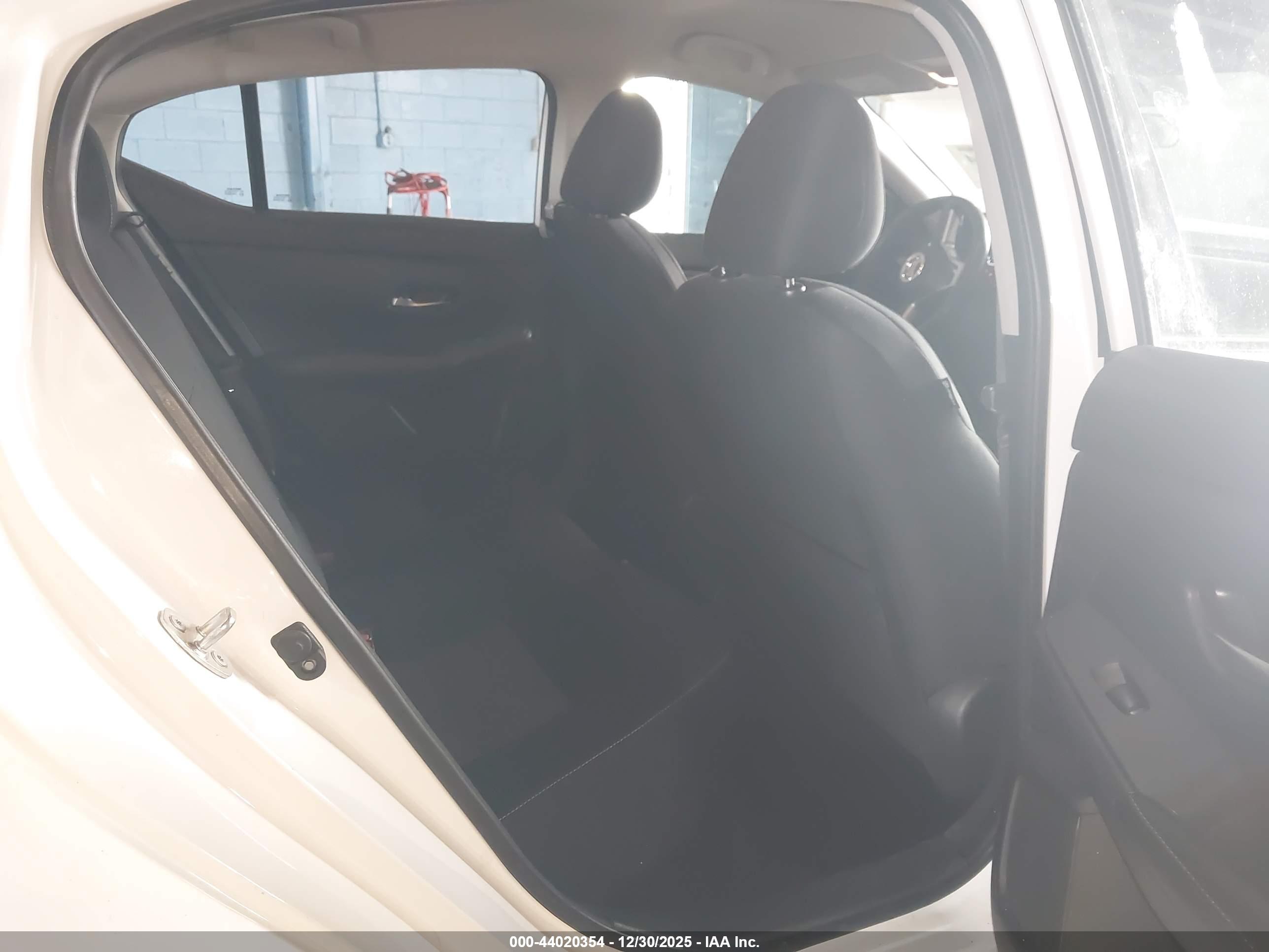 NISSAN SENTRA image 8