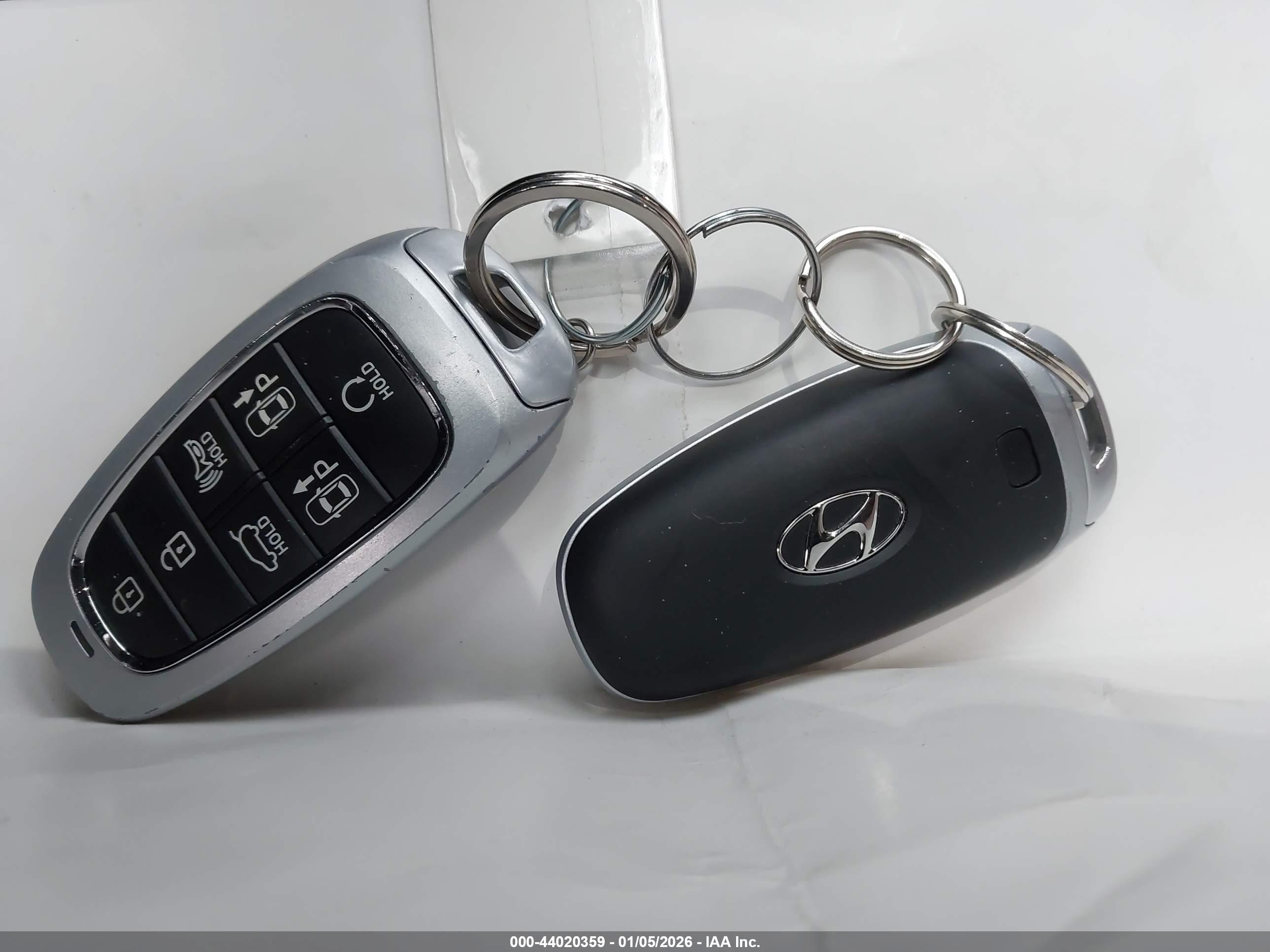 HYUNDAI SANTA image 11