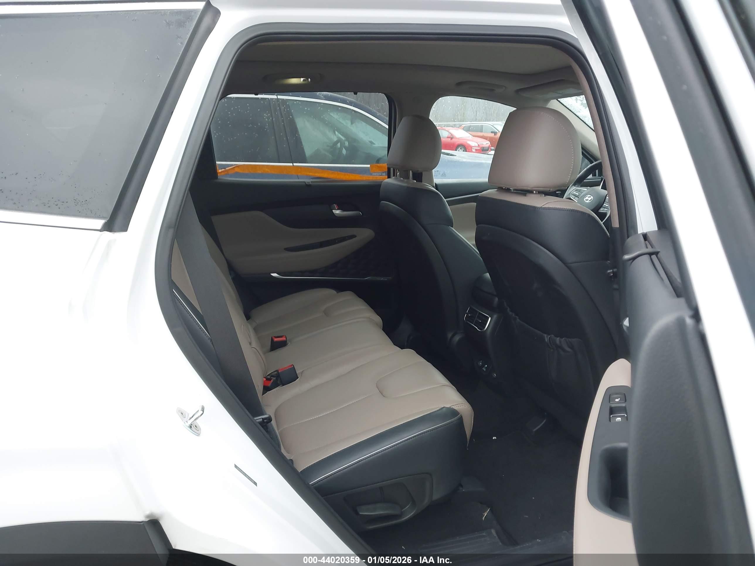 HYUNDAI SANTA image 8