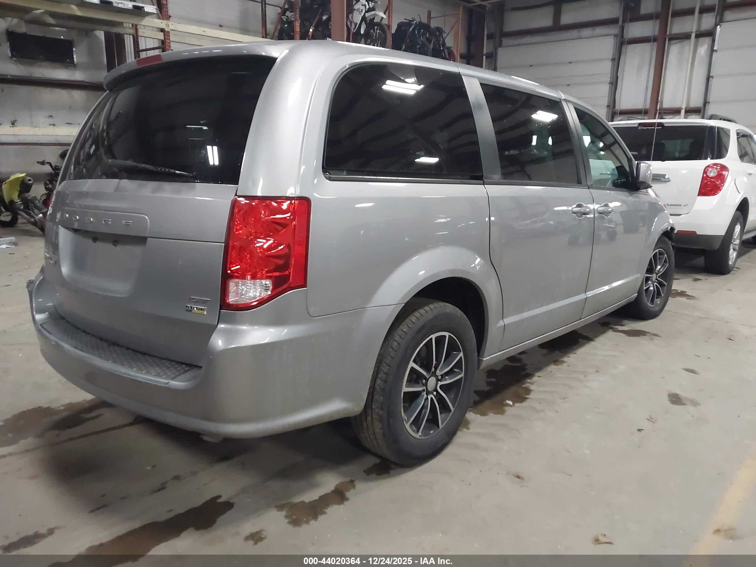 DODGE GRAND image 4