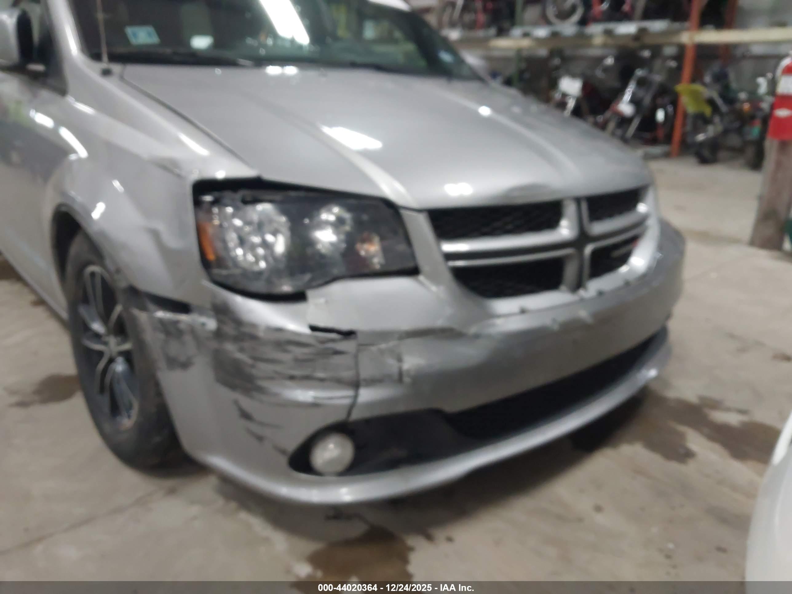 DODGE GRAND image 6