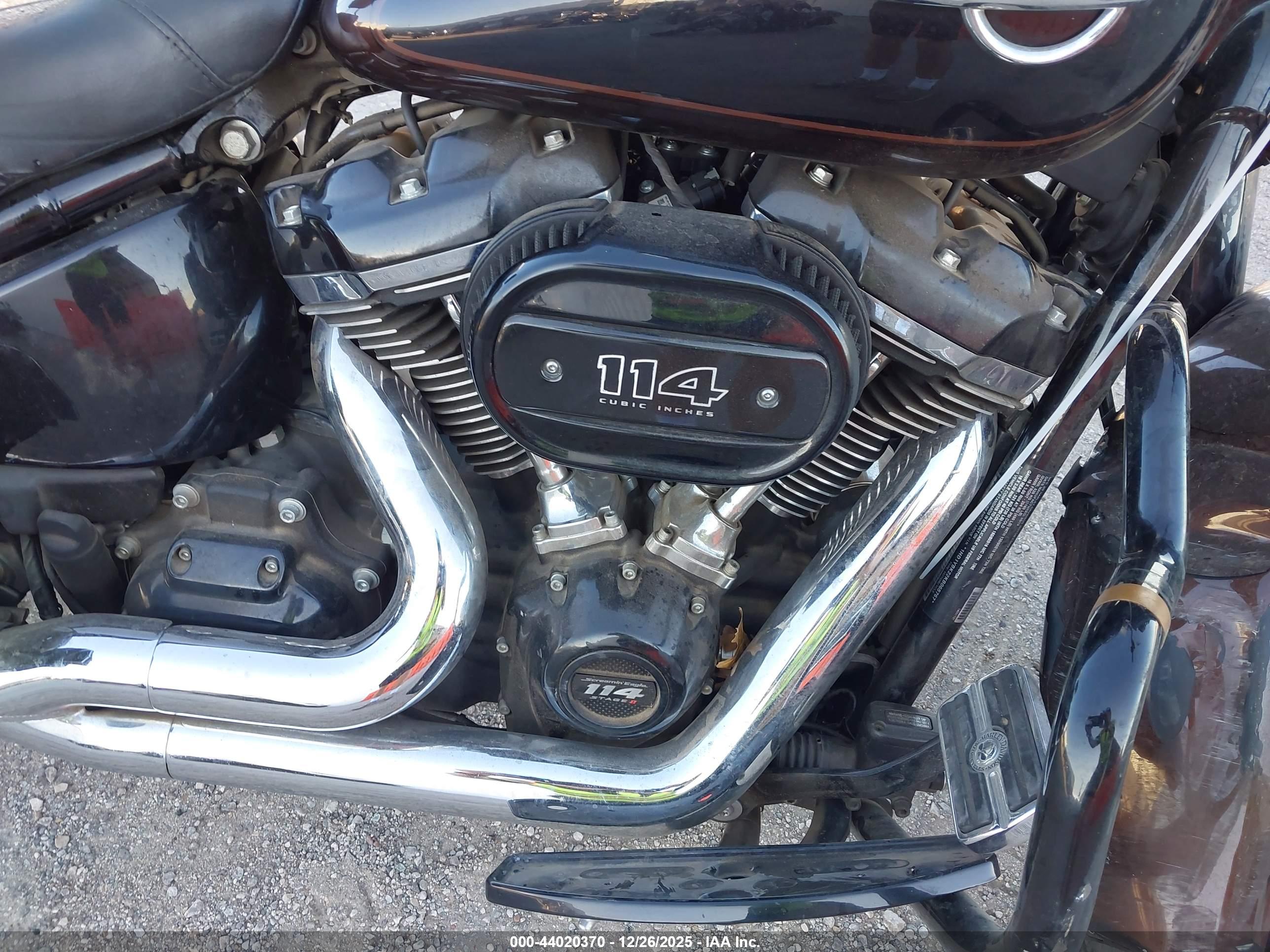 HARLEY-DAVIDSON FLHCS image 8