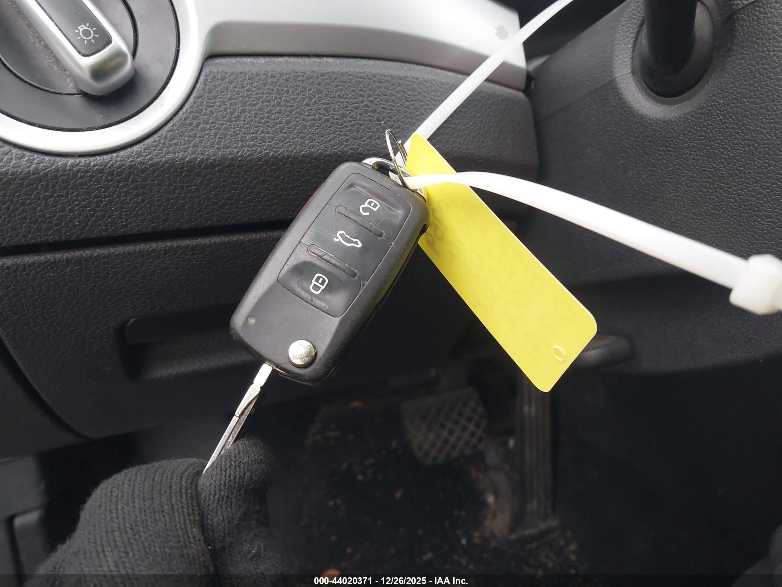 VOLKSWAGEN PASSAT image 11