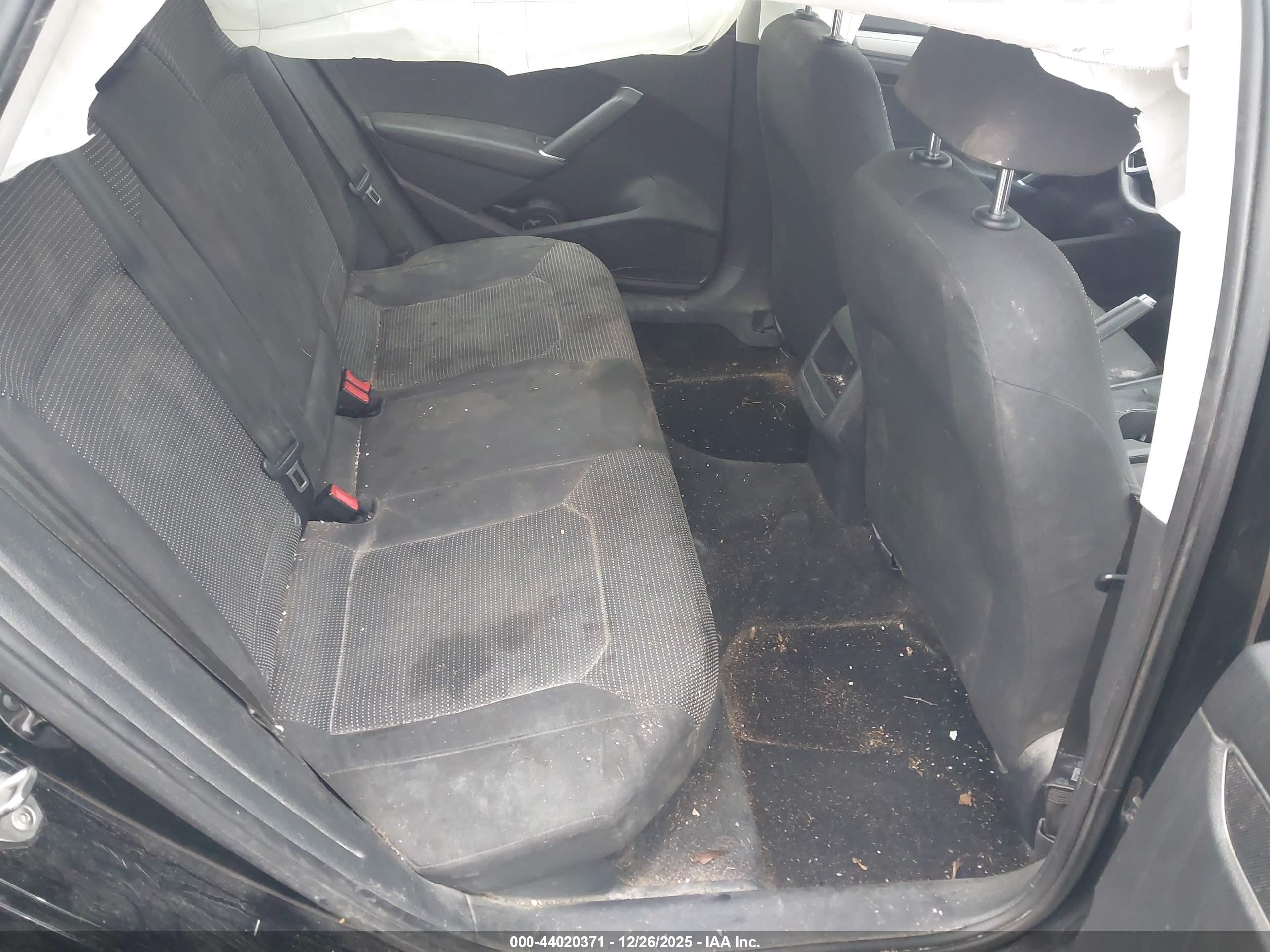VOLKSWAGEN PASSAT image 8