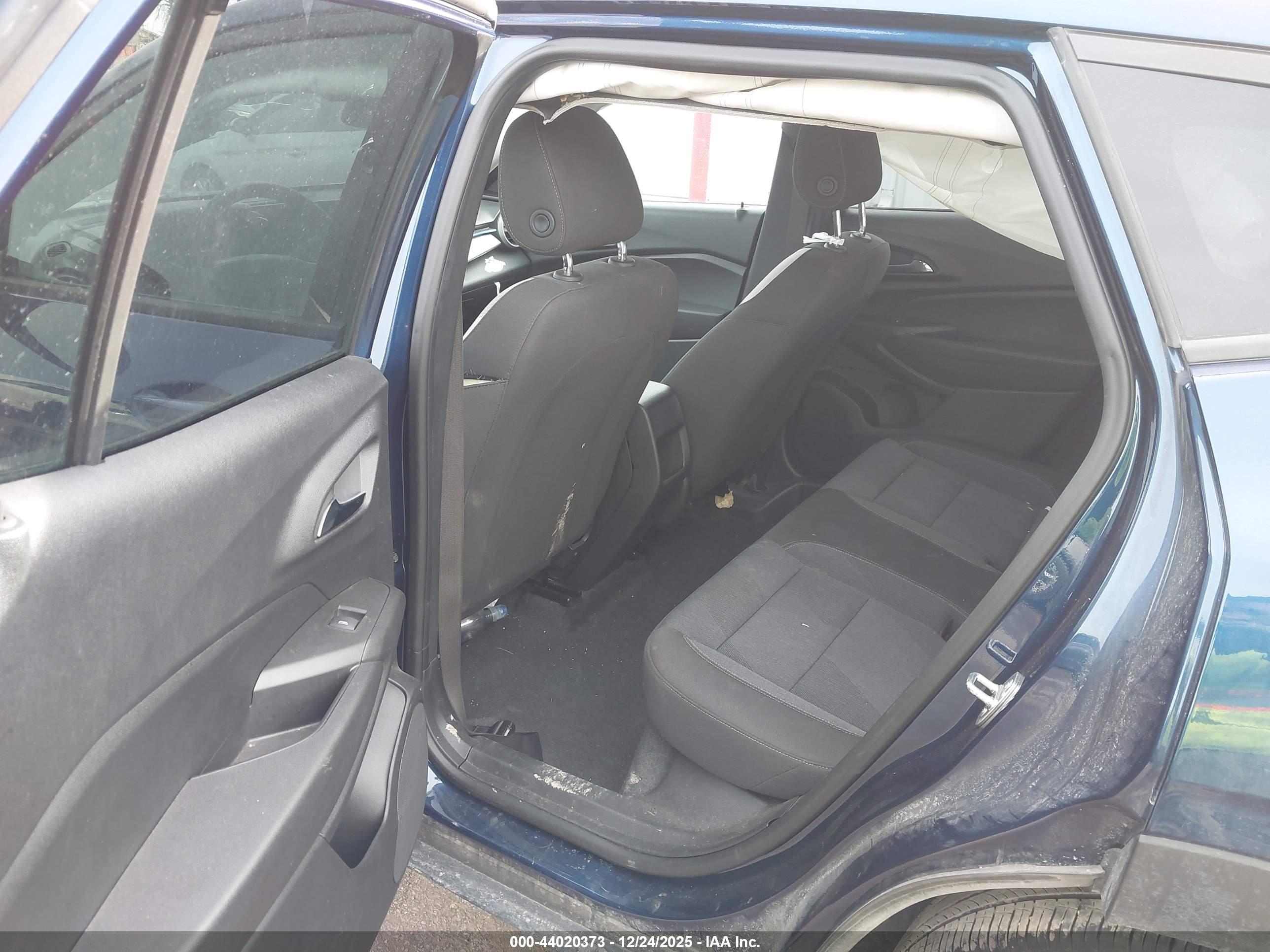 CHEVROLET TRAX image 8