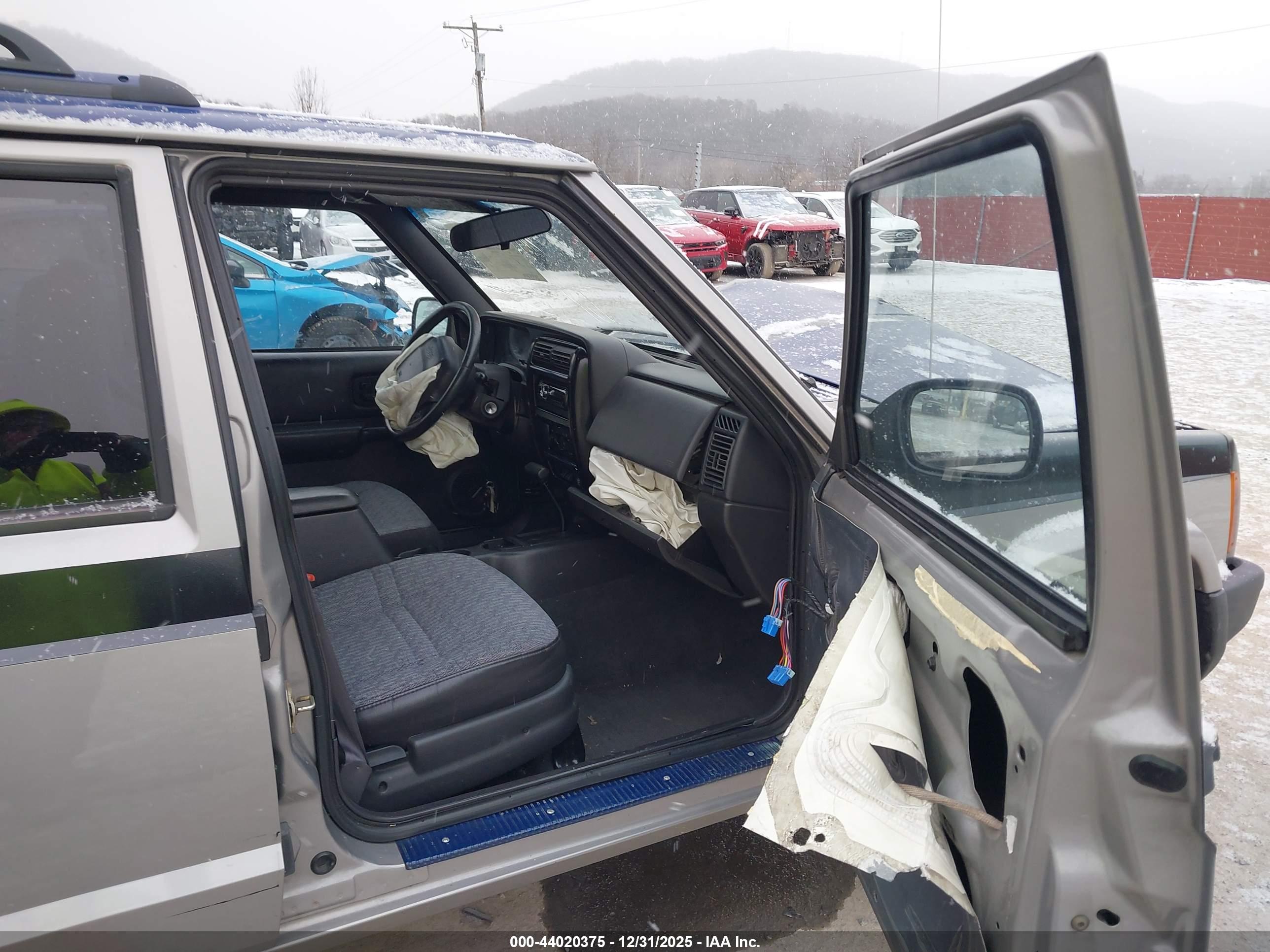 JEEP CHEROKEE image 5