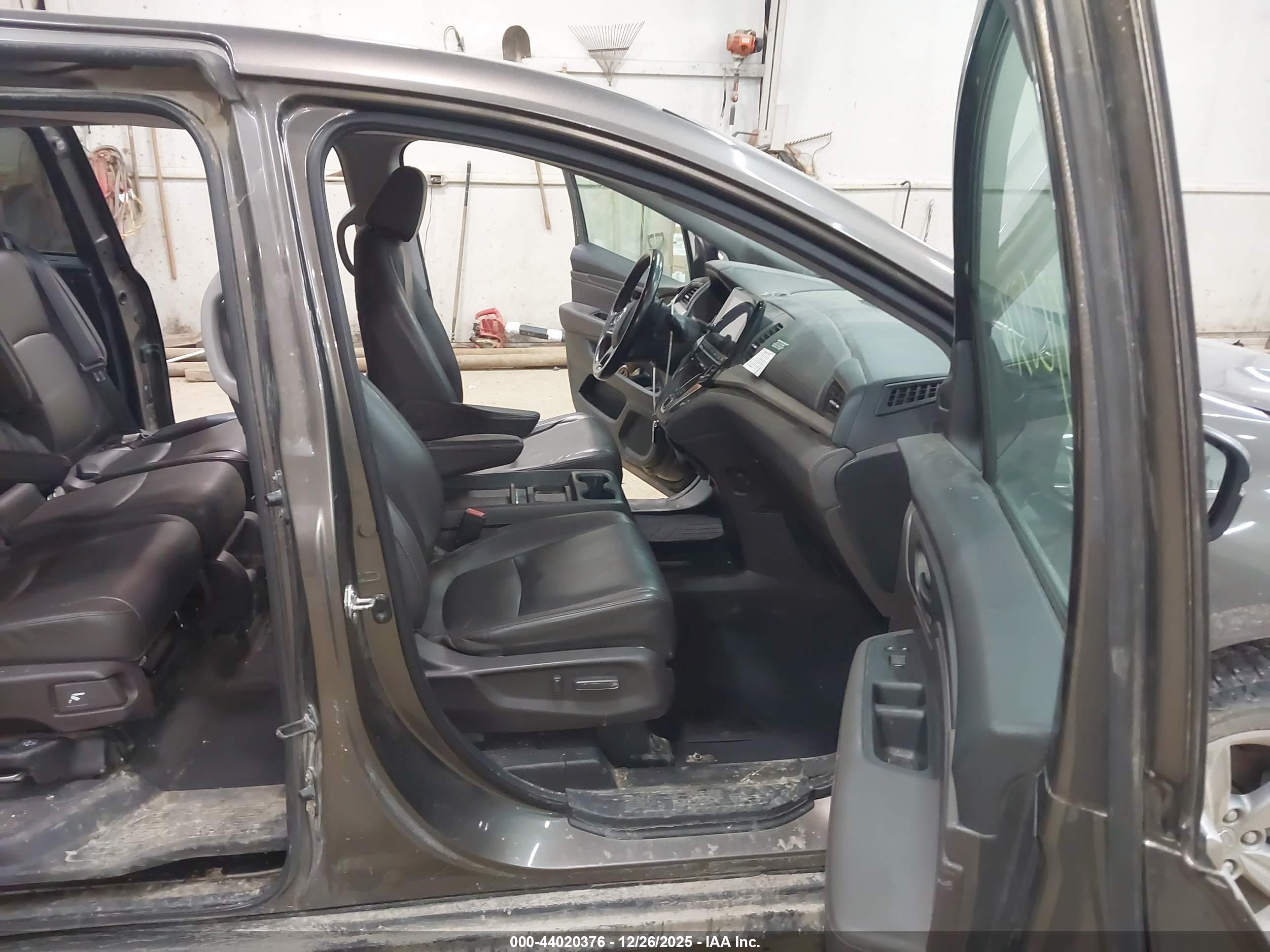 HONDA ODYSSEY image 5
