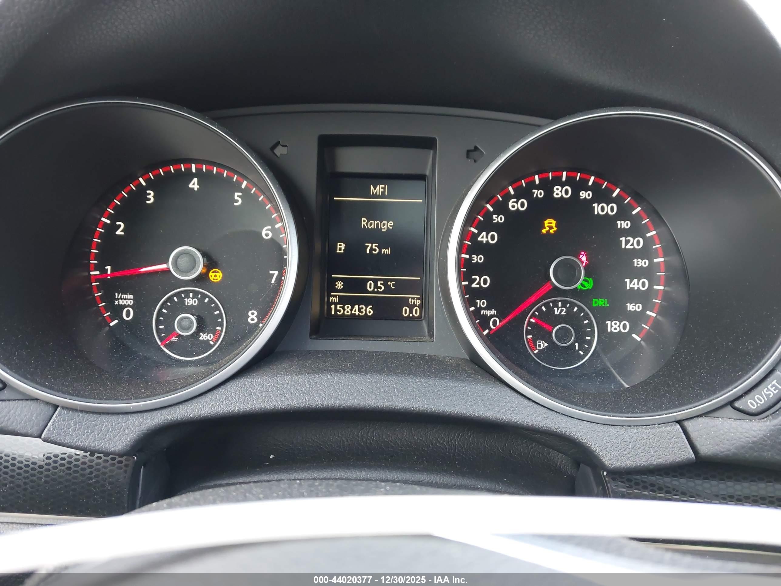 VOLKSWAGEN GTI image 7