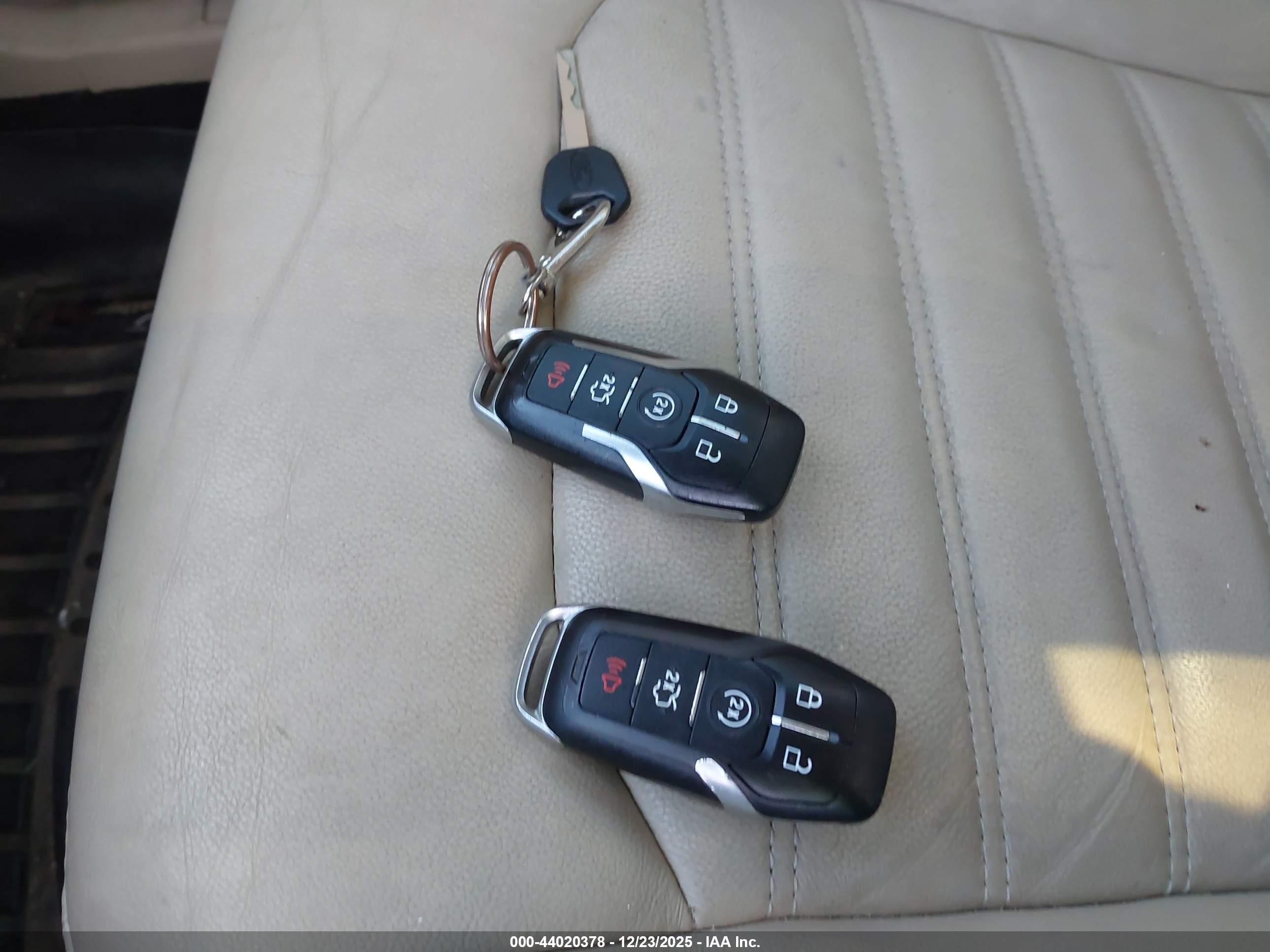 FORD FUSION image 11