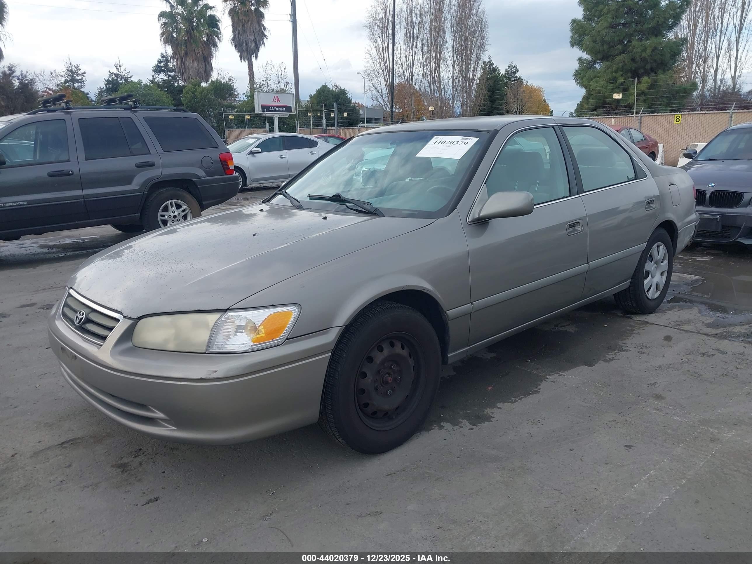 TOYOTA CAMRY image 2